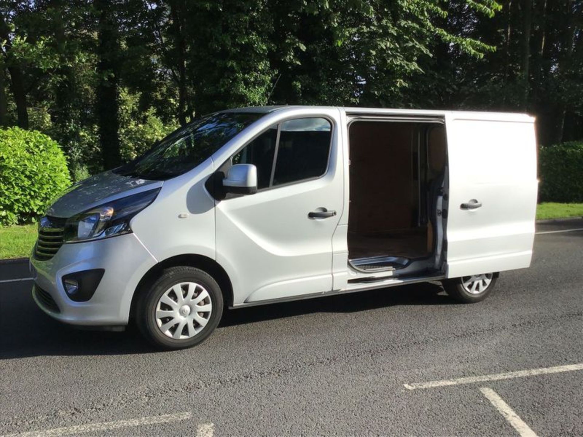 Vauxhall Vivaro 2900 Sportive 1.6 CDTI 6 Speed - 2016 Model - Image 2 of 4