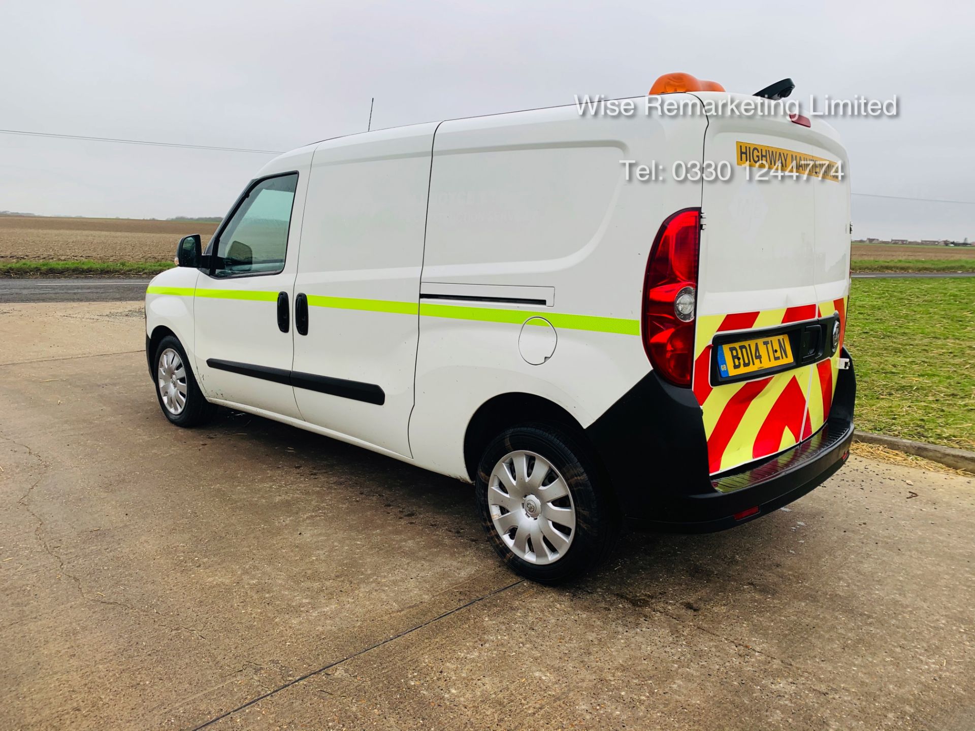 (RESERVE MET)Vauxhall Combo 1.6 CDTI Eco LWB Maxi 6 Speed 5 Seater Combi/Dualliner Van - 2014 14 Reg - Image 6 of 19