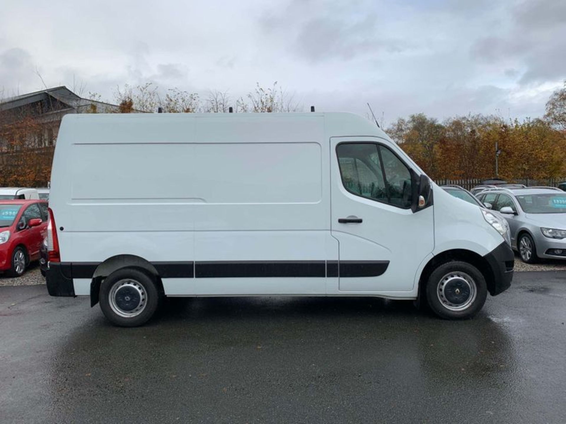 Reserve Met Renault Master 2.3 DCI 125 BHP Business Edition - 2017 Model - 6 Speed - Ulez Compliant - Image 2 of 5