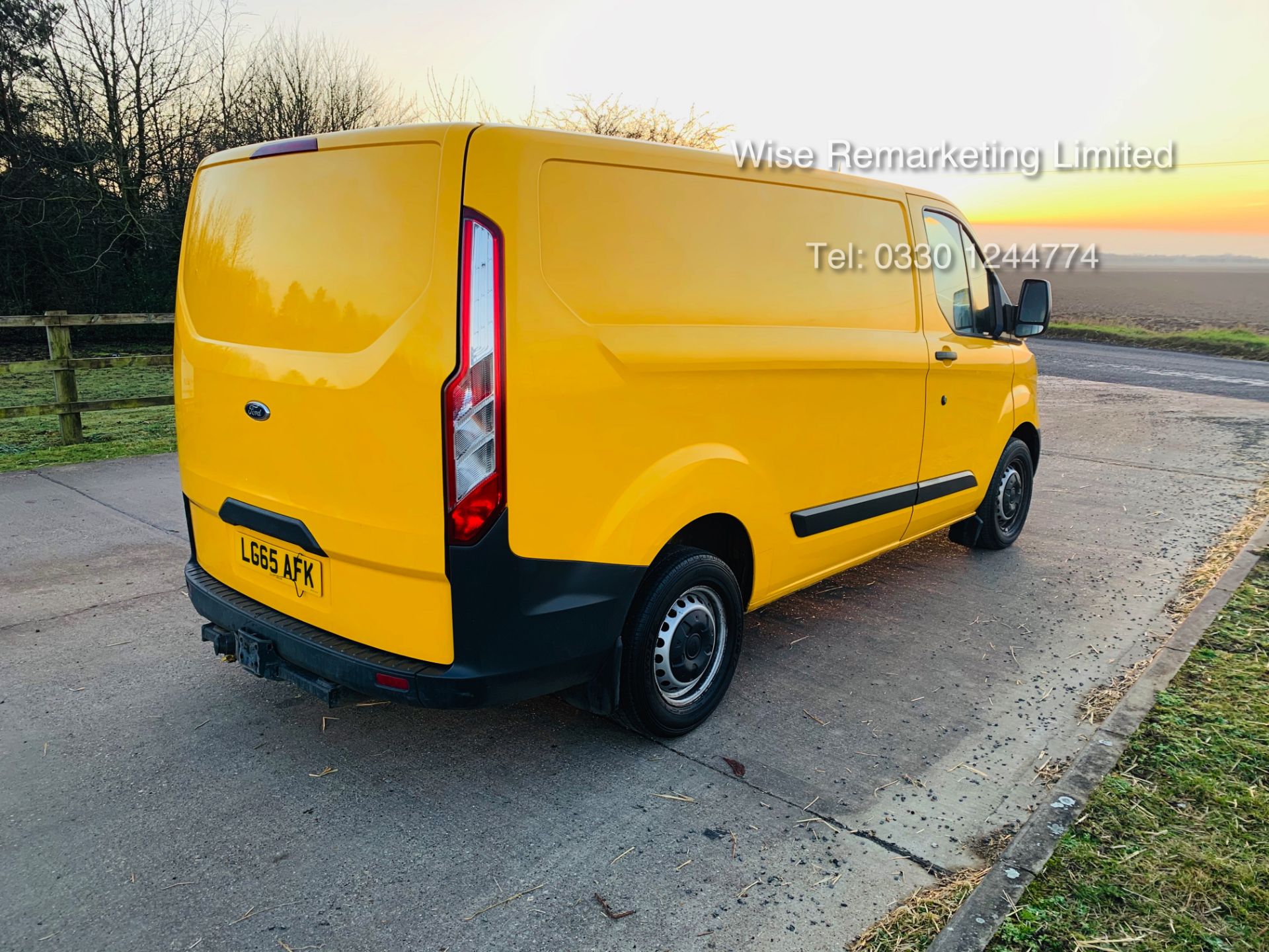 (RESERVE MET) Ford Transit Custom 2.2 TDCI 310 Eco-Tech - 2016 Model - 1 Keeper From New - Air Con - - Image 4 of 23