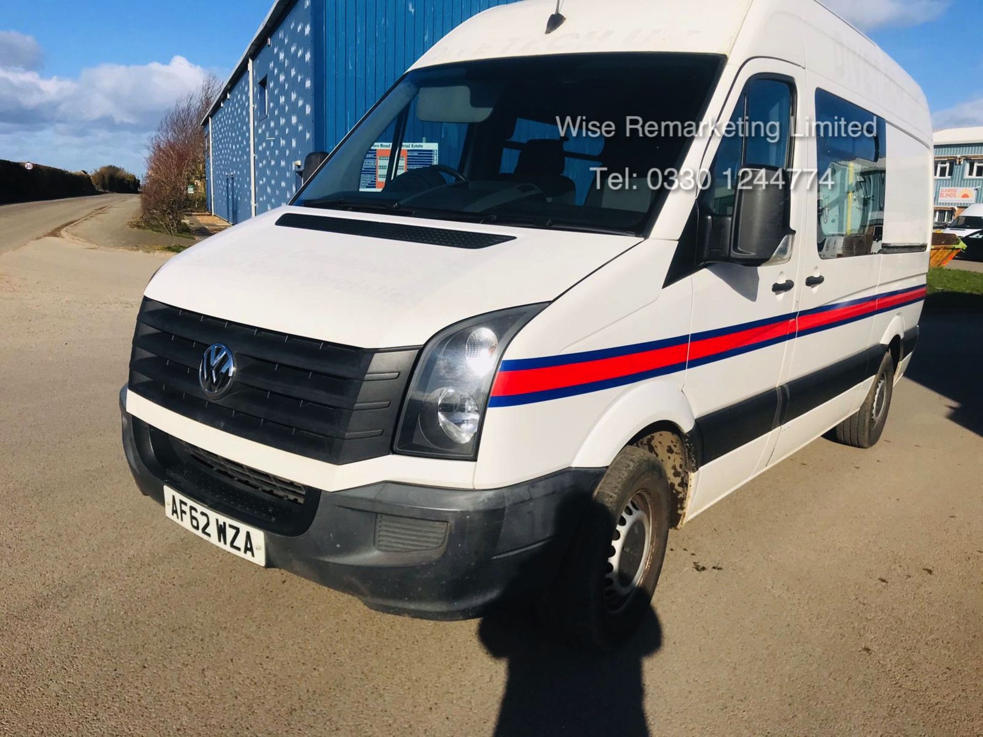 Volkswagen Crafter 2.0 TDI **8 Seater Messing Unit/Welfare Van** - 2013 Model - 1 Owner - Toilet - Image 5 of 25