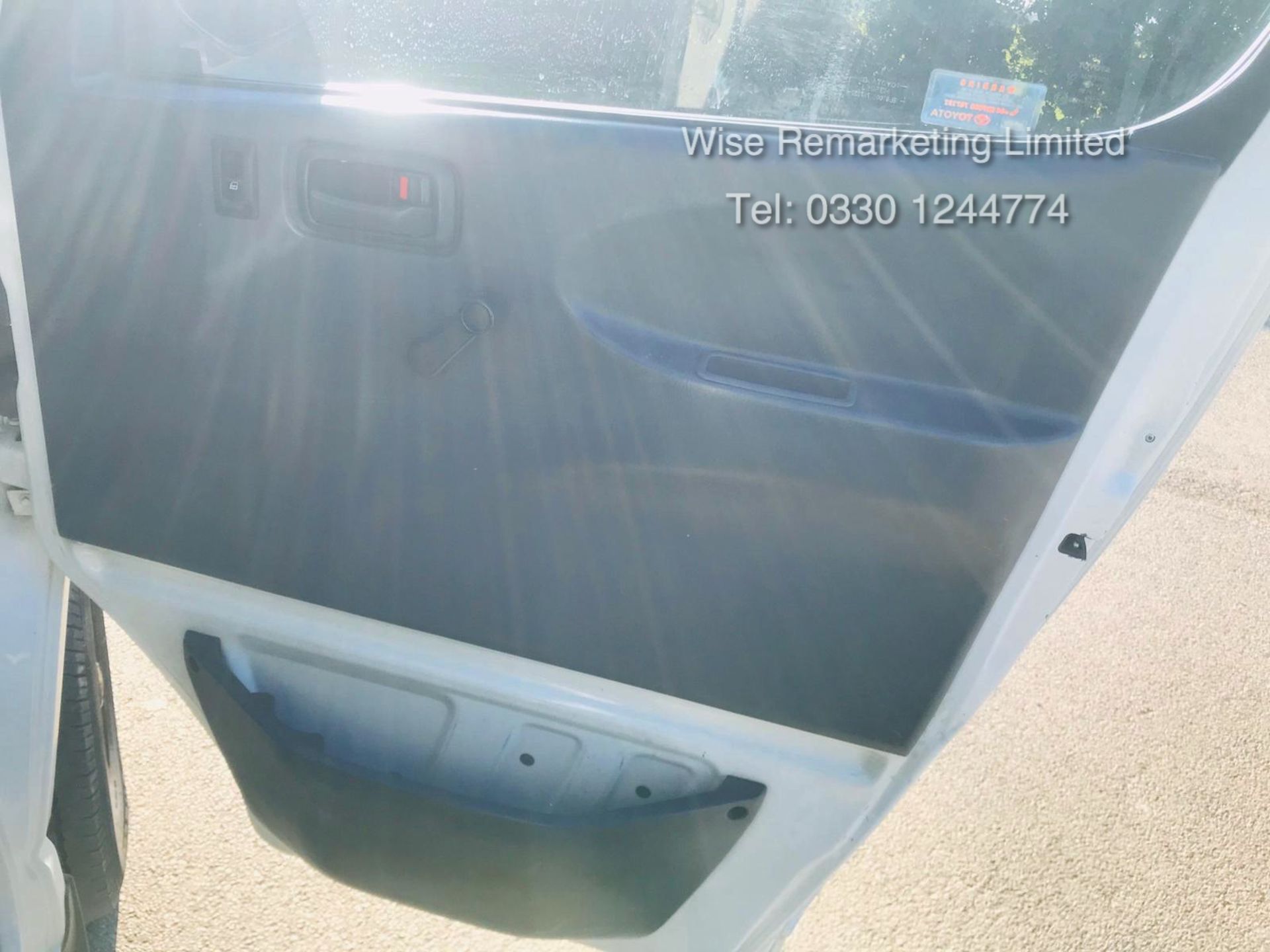 (RESERVE MET)Toyota Hiace 300 GS 2.5 D4D - 2003 03 Reg - 1 Keeper From New - 3 Seater - Roof Rack - Image 11 of 15