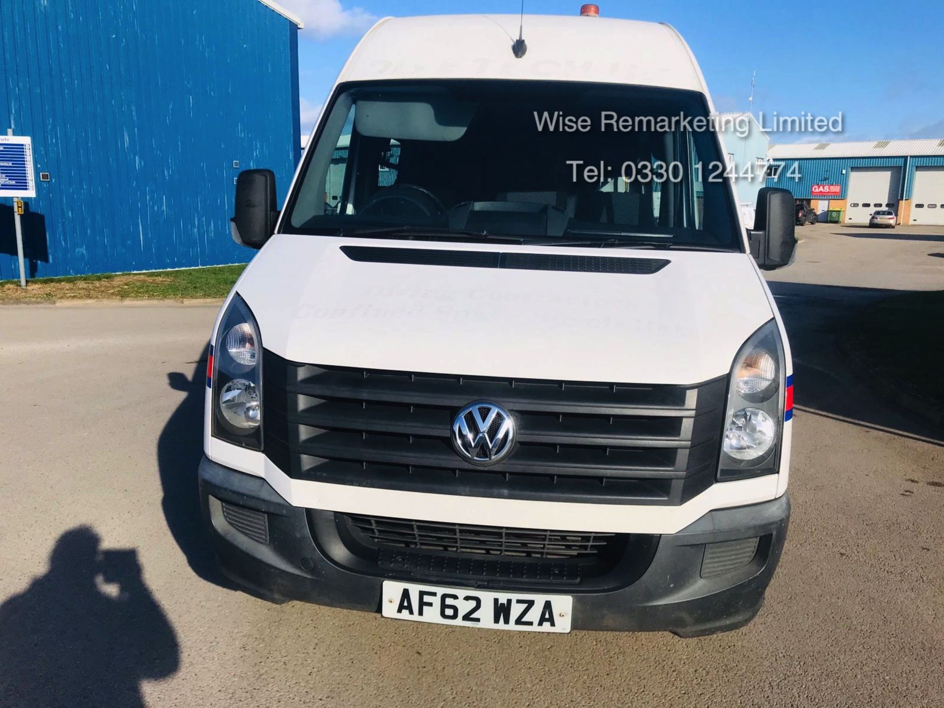 Volkswagen Crafter 2.0 TDI **8 Seater Messing Unit/Welfare Van** - 2013 Model - 1 Owner - Toilet - Image 3 of 25