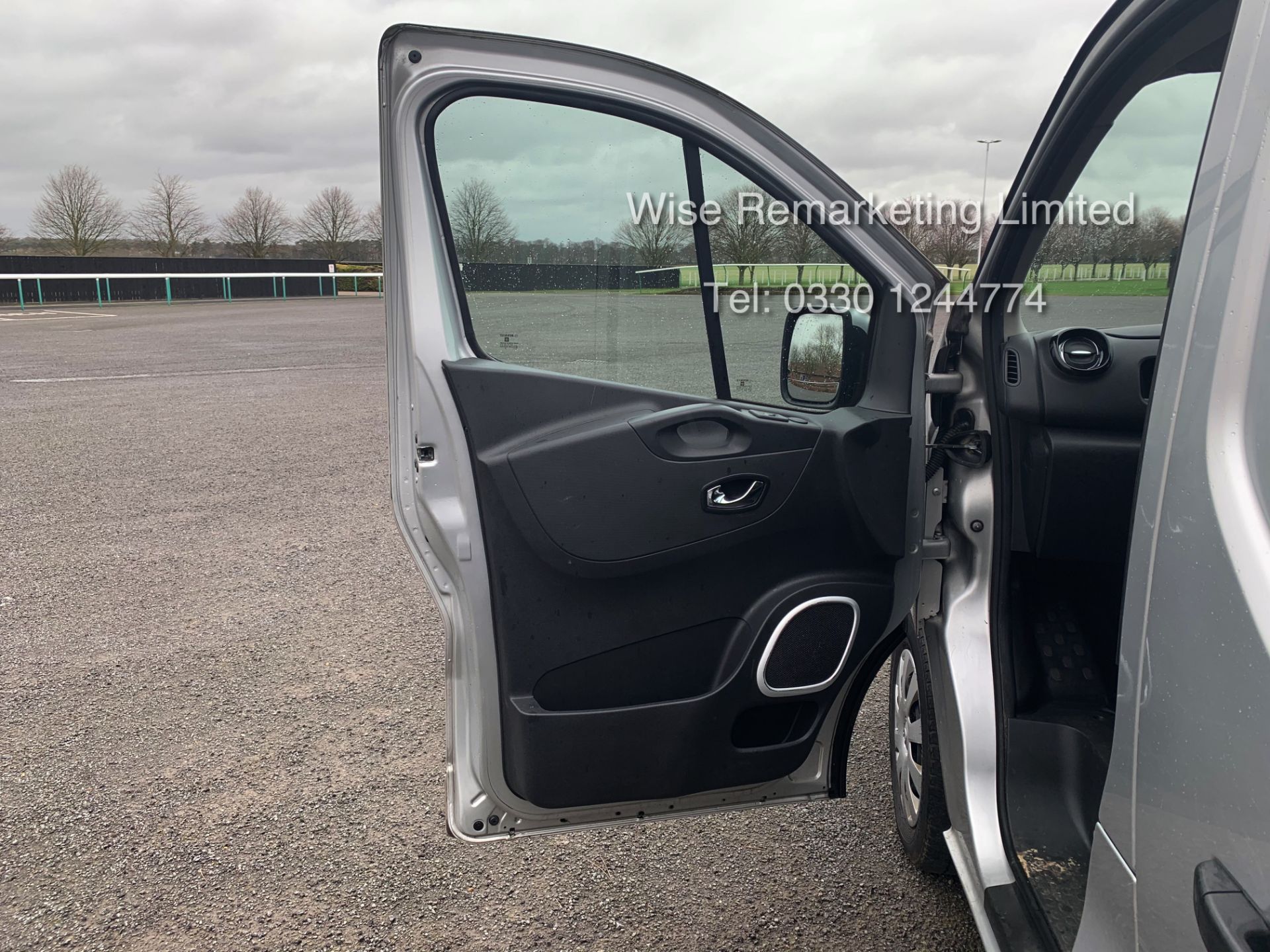 (Reserve Met) Vauxhall Vivaro 2900 Sportive 1.6 CDTI 6 Speed - 2016 Model - Parking Sensors - Image 19 of 22