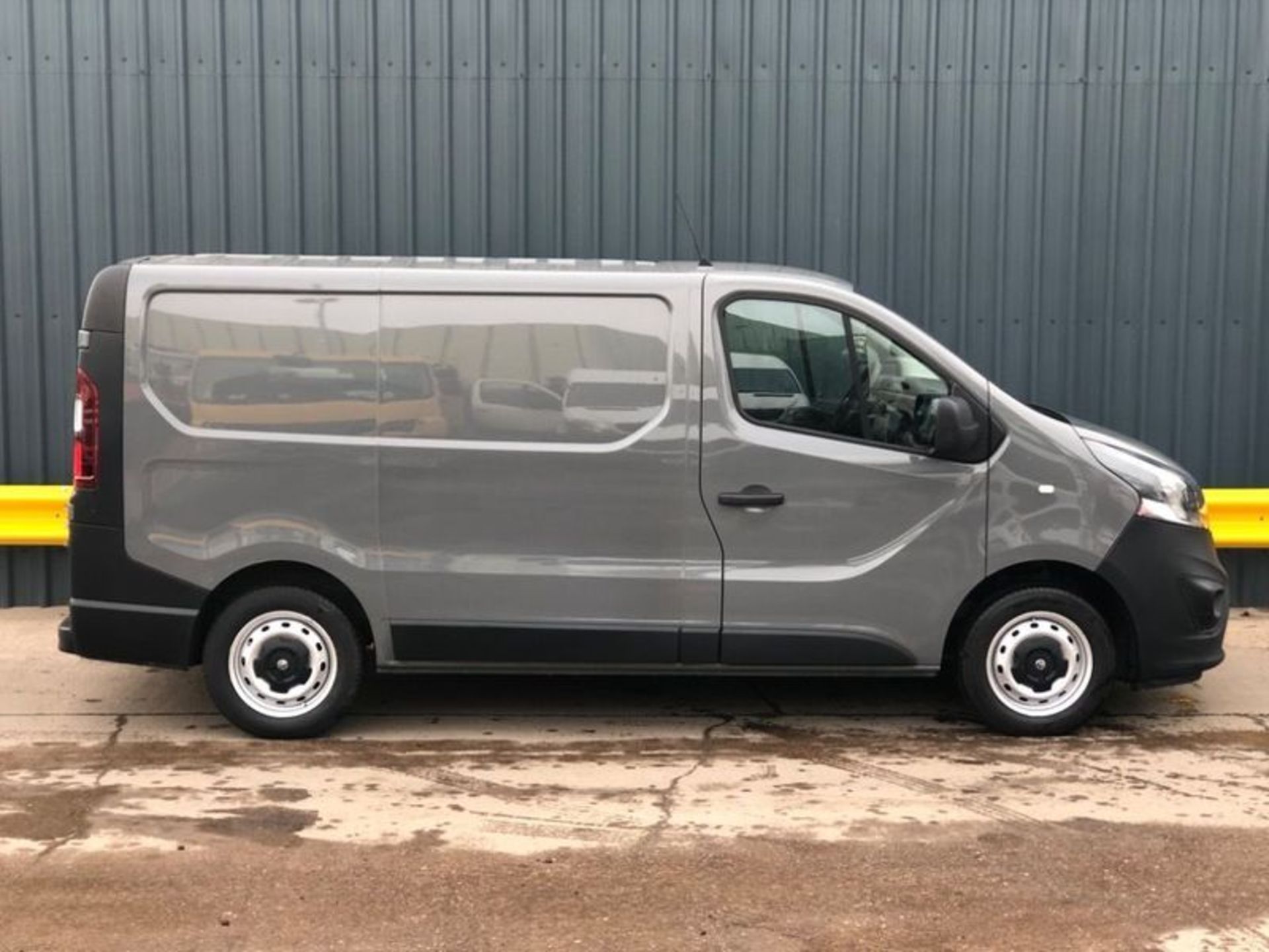 (RESERVE MET) Vauxhall Vivaro 2700 1.6 CDTI EcoFlex - 6 Speed - 2015 15 Reg - Service History - - Image 2 of 6