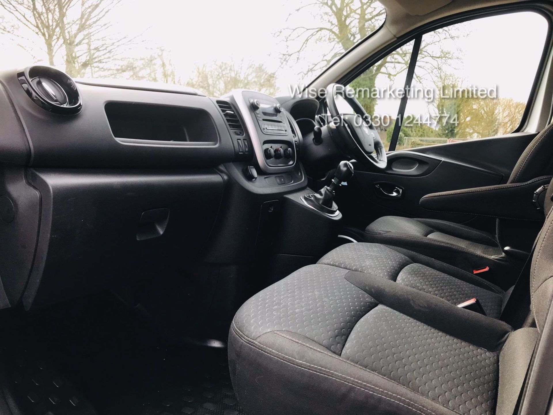 Vauxhall Vivaro 2900 1.6 CDTI 'Sportive' Van - 2016 Model - Rear Parking Sensors - Air con - Image 10 of 15