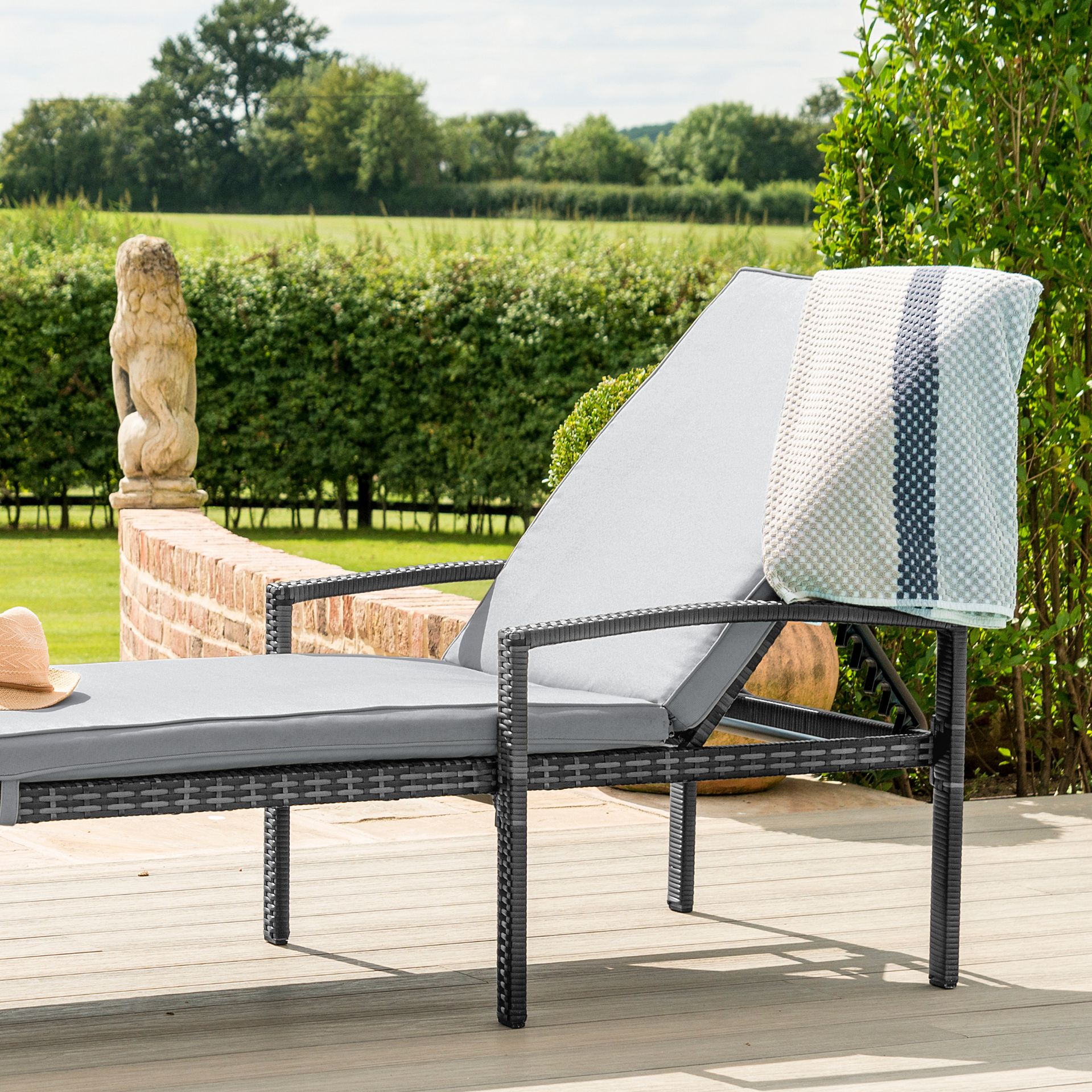 Rattan Austin Sunlounger (Grey) *BRAND NEW* - Image 3 of 3