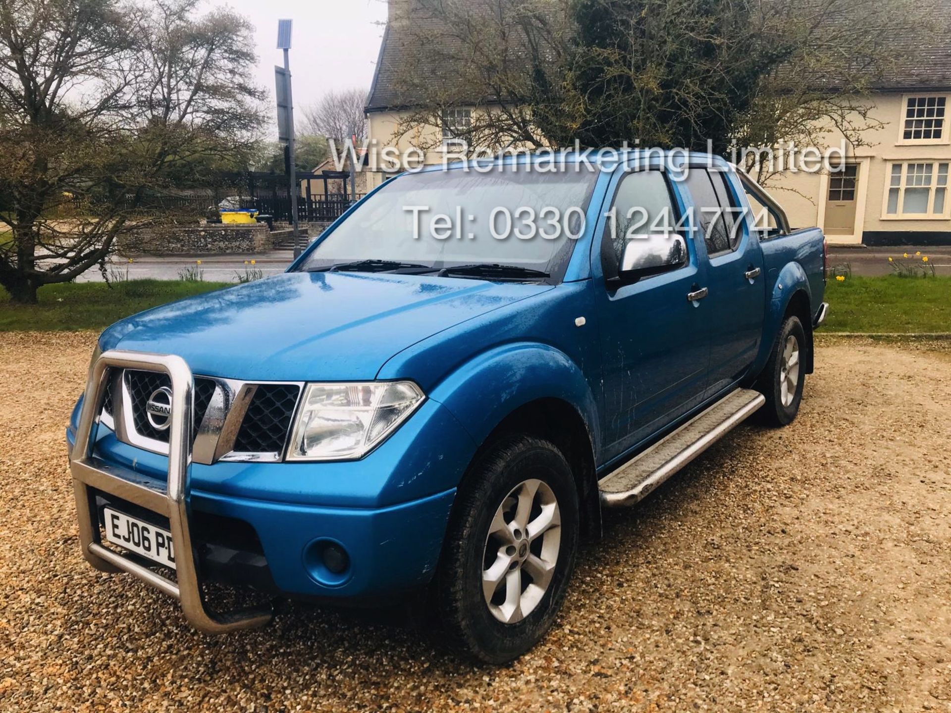 (RESERVE MET) Nissan Navara 2.5 DCI (175 BHP) Special Equipment - 2006 06 Reg -Bull Bars -Side Steps