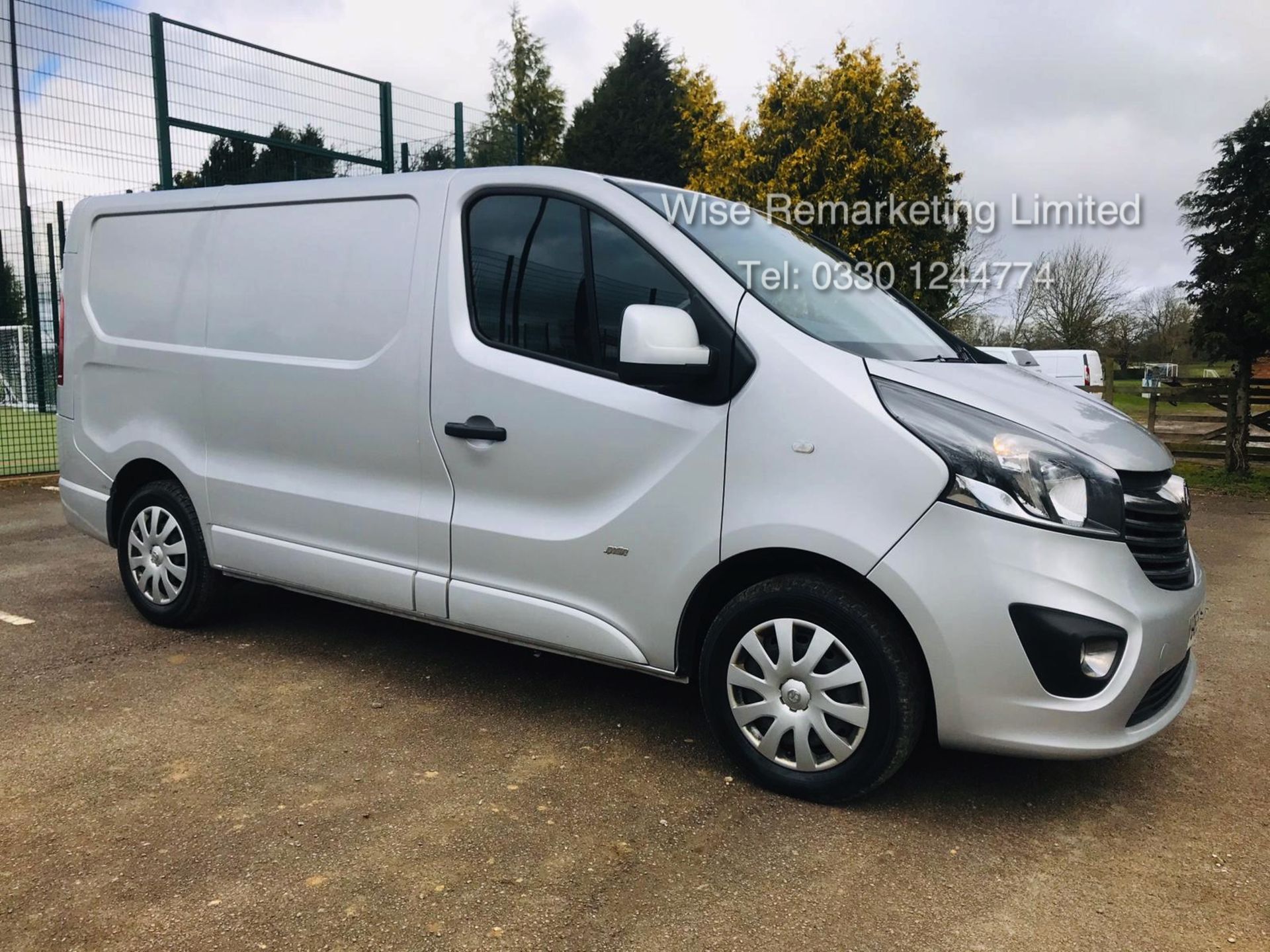 Vauxhall Vivaro 2900 1.6 CDTI 'Sportive' Van - 2016 Model - Rear Parking Sensors - Air con - Image 2 of 15