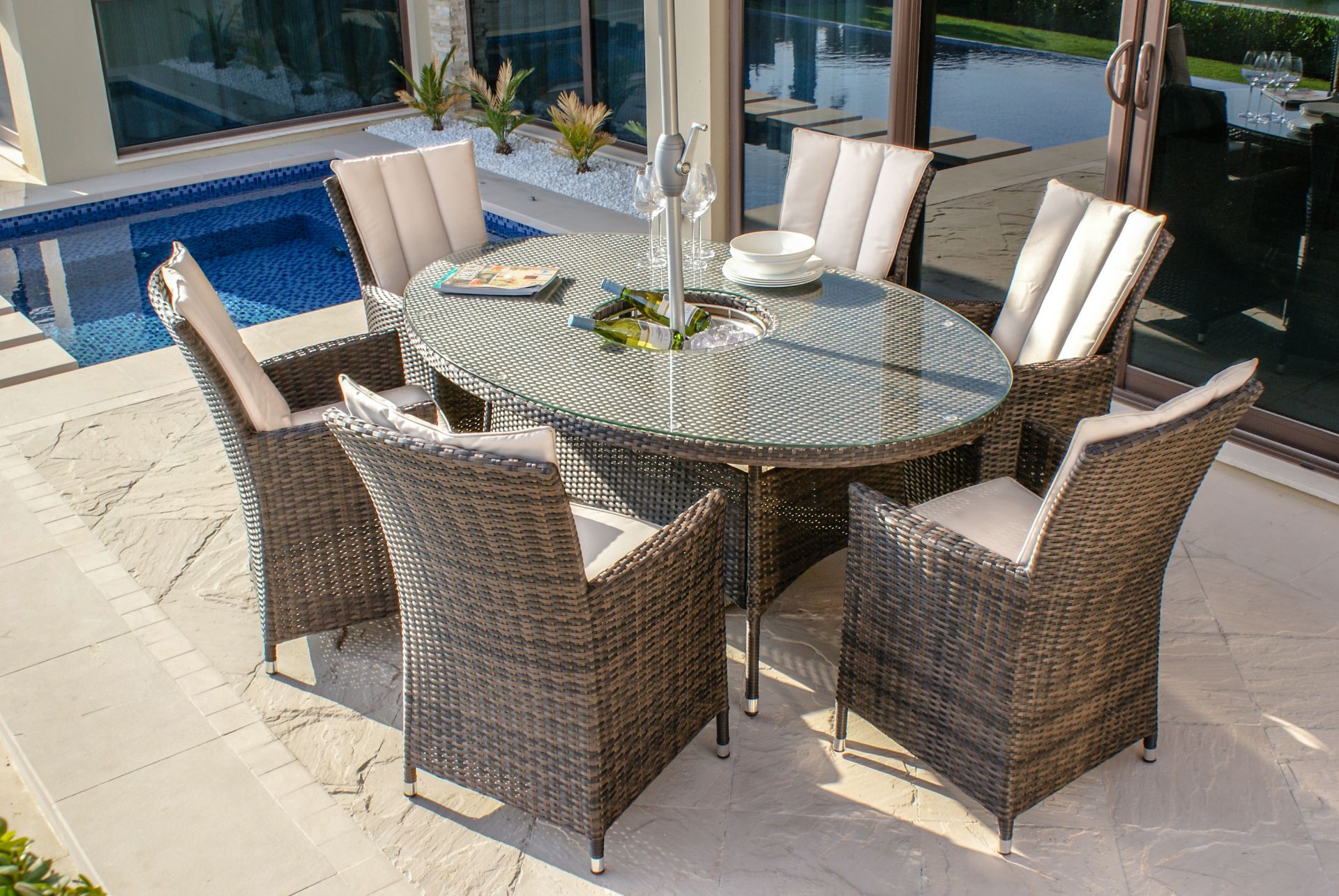 Rattan LA 6 Seat Oval Outdoor Dining Set With Lazy Susan (Brown) *BRAND NEW* - Image 3 of 4