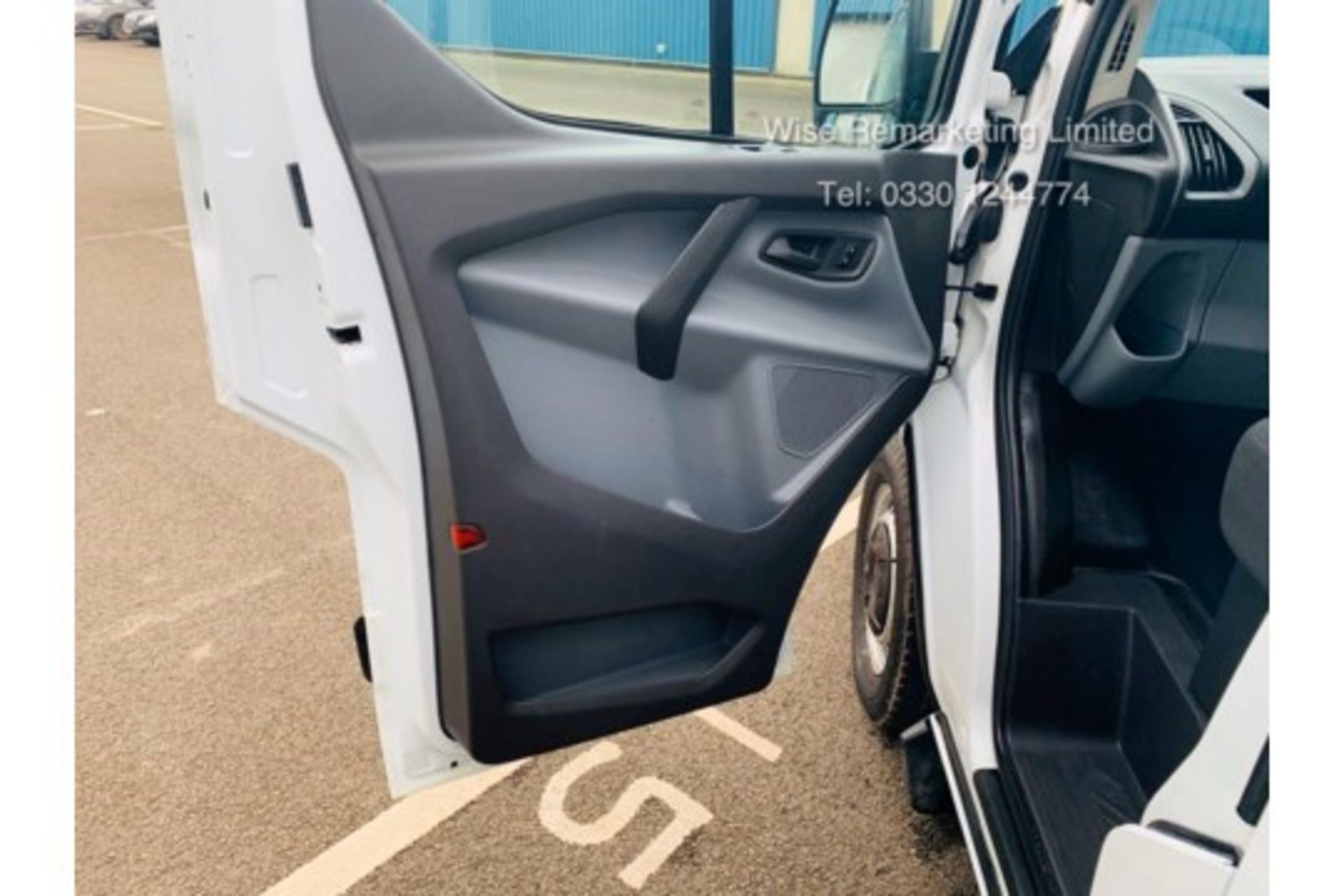 (RESERVE MET)Ford Transit Custom 2.2 TDCI 290 **HIGH ROOF** - 2016 model - AIR CON- 1 OWNER- FSH- - Image 9 of 18