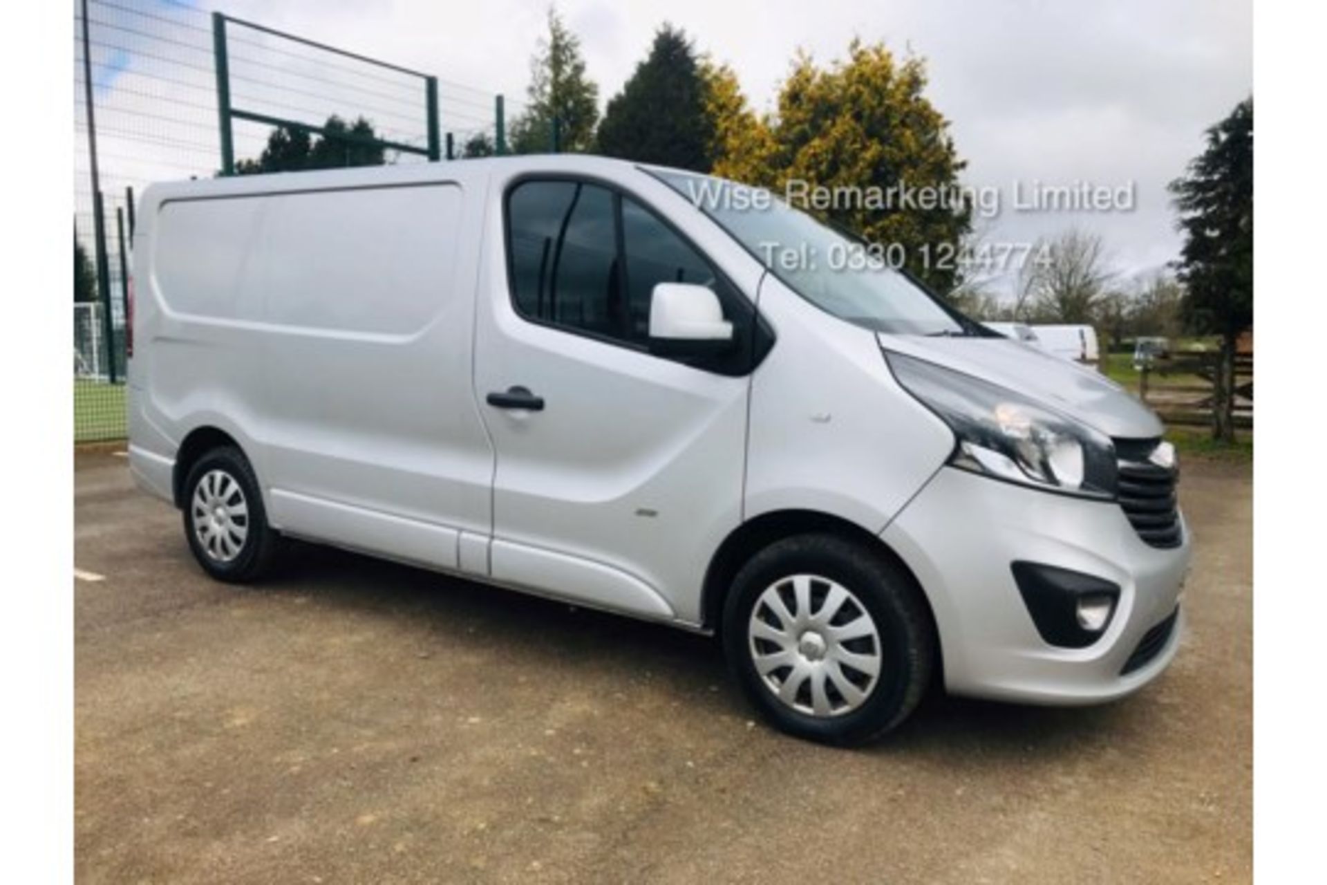 Vauxhall Vivaro 2900 1.6 CDTI 'Sportive' Van - 2016 Model - Rear Parking Sensors - Air con - Image 2 of 15