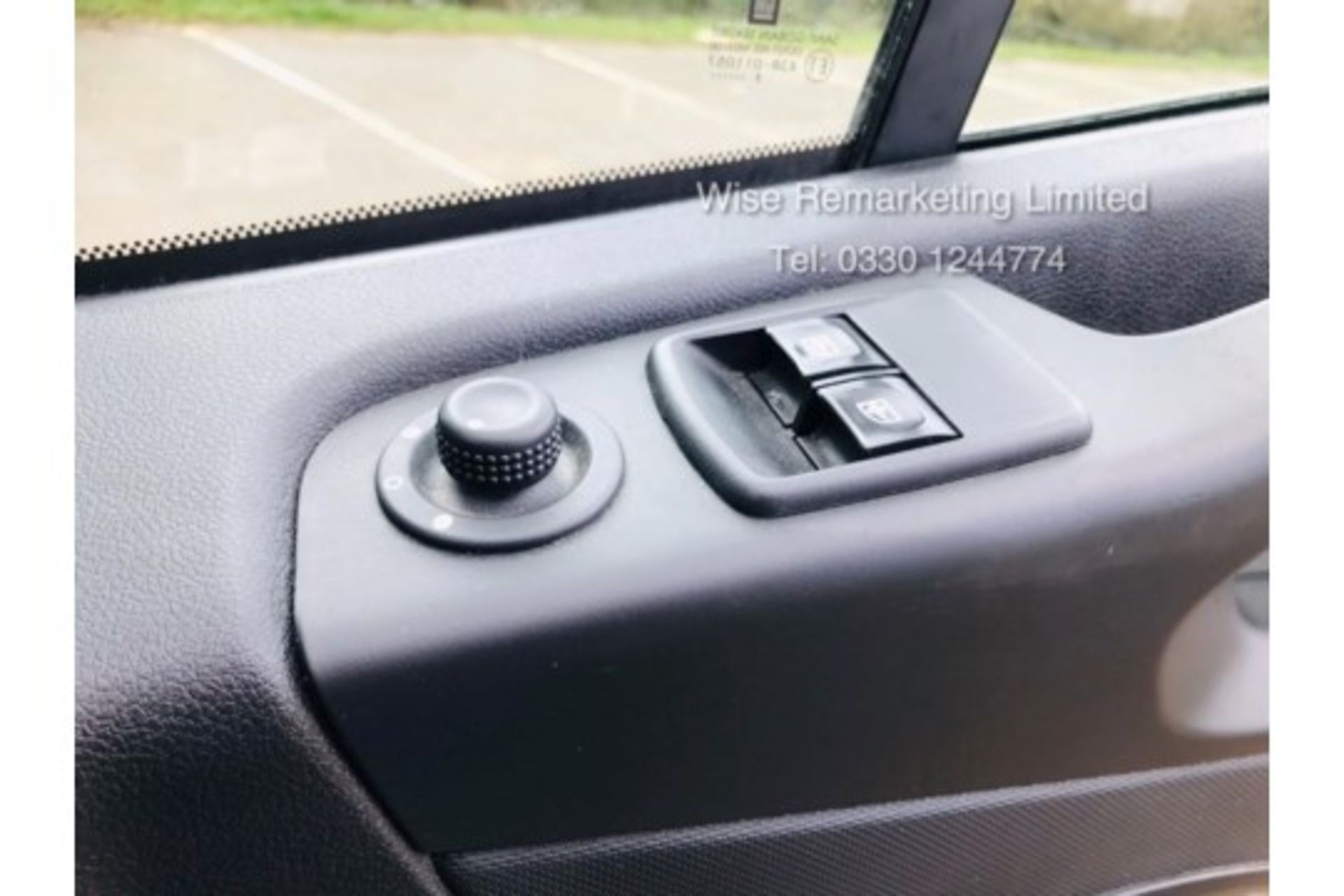 Vauxhall Vivaro 2900 1.6 CDTI 'Sportive' Van - 2016 Model - Rear Parking Sensors - Air con - Image 14 of 15
