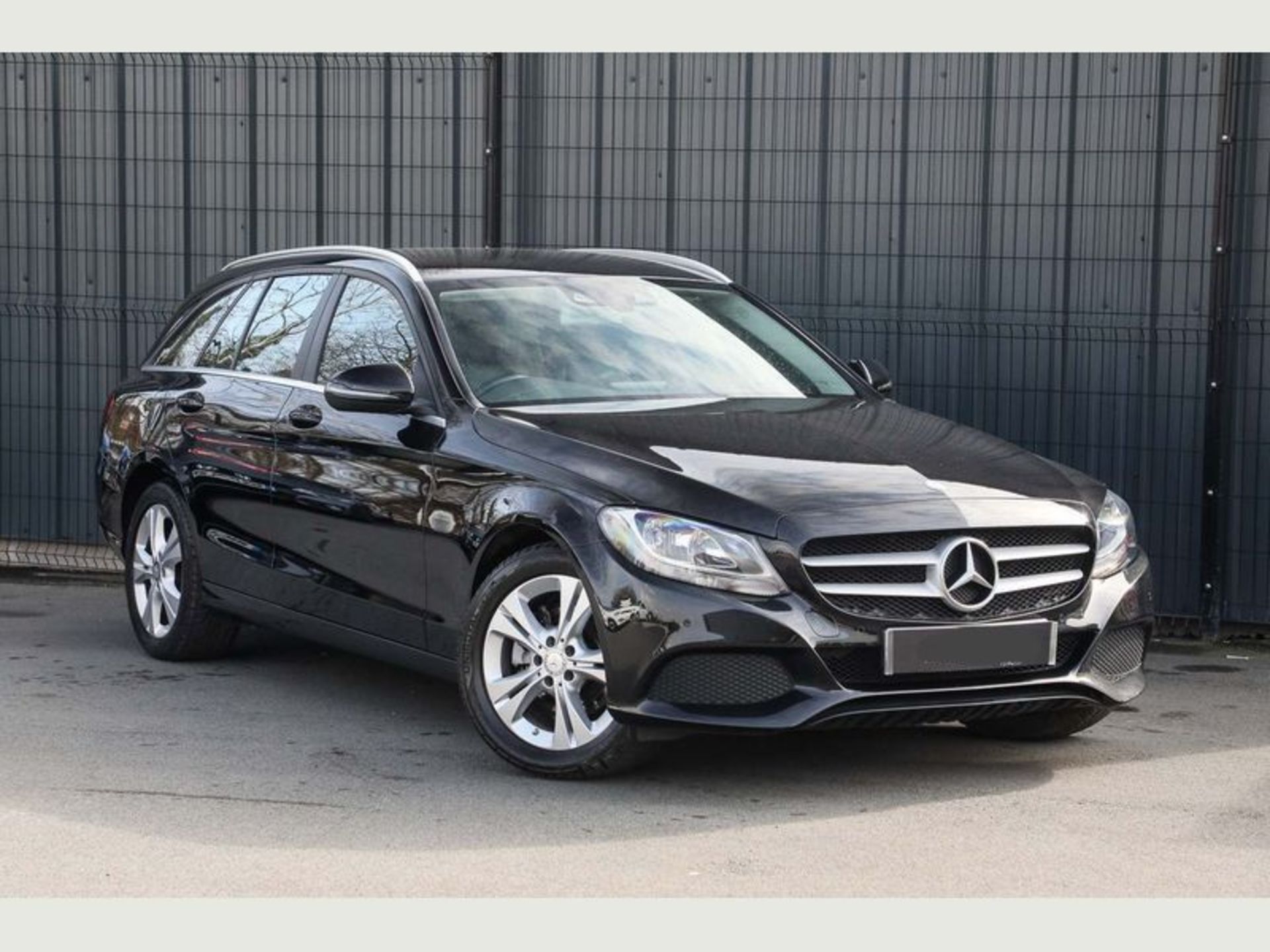 Reserve Met Mercedes C220d SE Executive Edition Estate - Auto - 2017 Model - Service History -