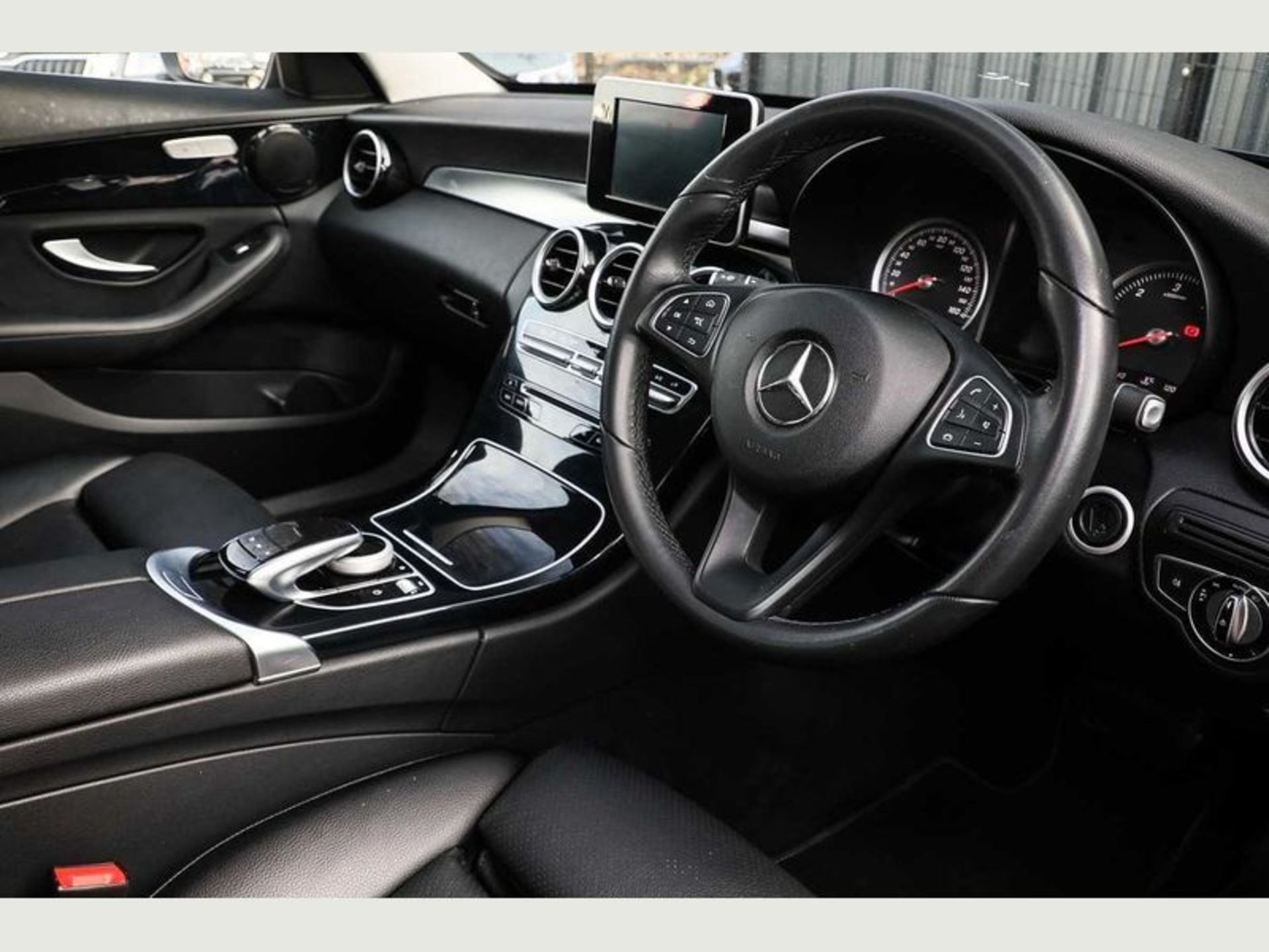 Reserve Met Mercedes C220d SE Executive Edition Estate - Auto - 2017 Model - Service History - - Image 7 of 11