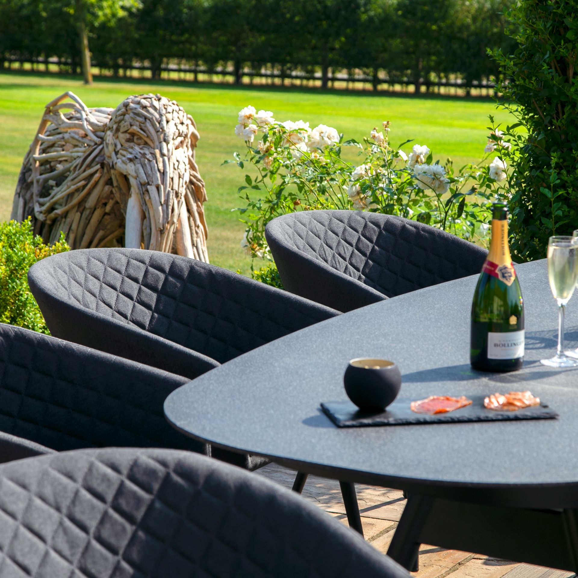 Maze Lounge - Ambition 8 Seat Oval Outdoor/Garden Dining Set (Charcoal) *BRAND NEW* RRP £2399 - Image 5 of 6