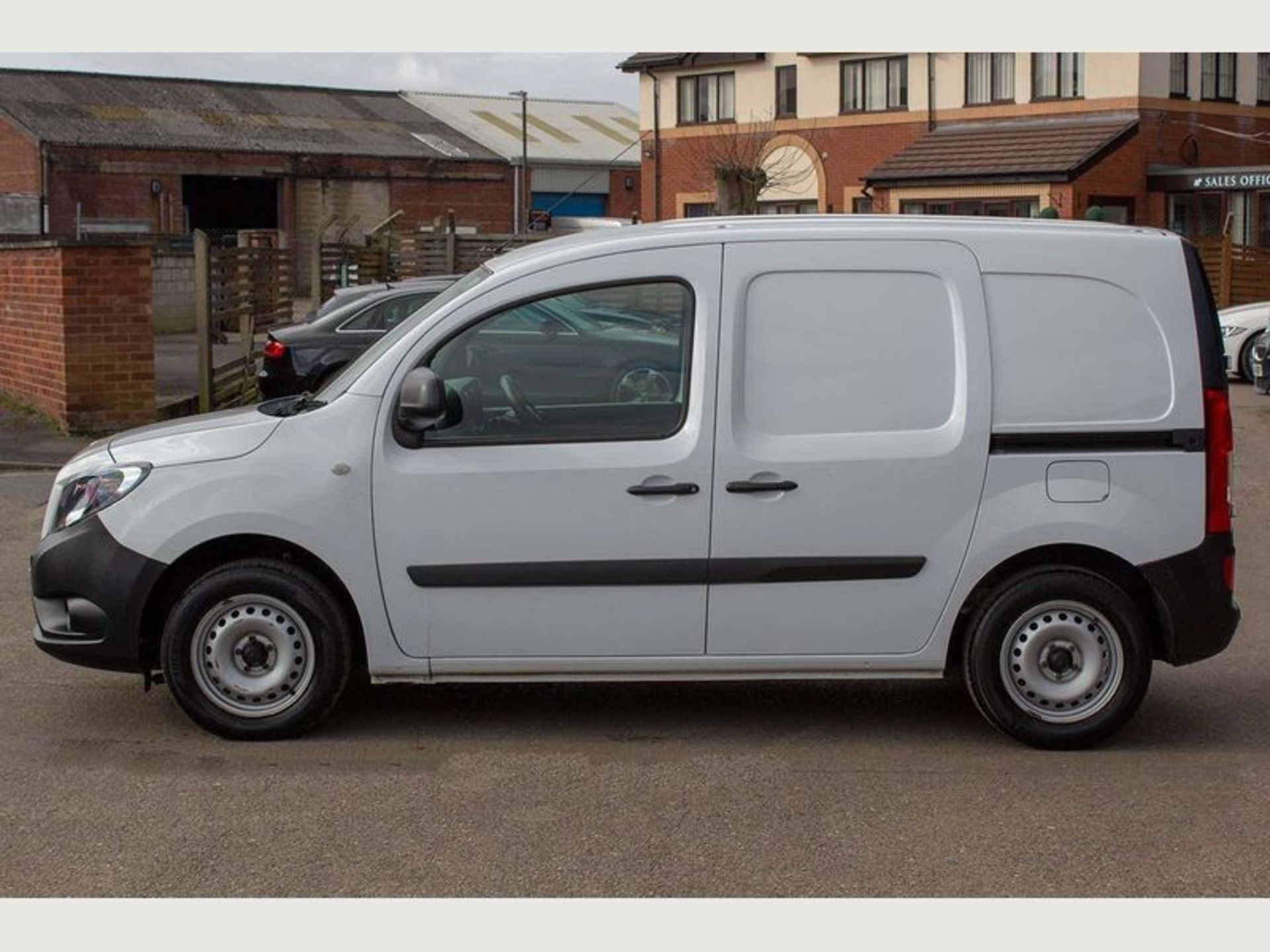 Mercedes Citan 109 CDI Long Wheel Base 2017 Model - Service History - Euro 6b - Image 2 of 7