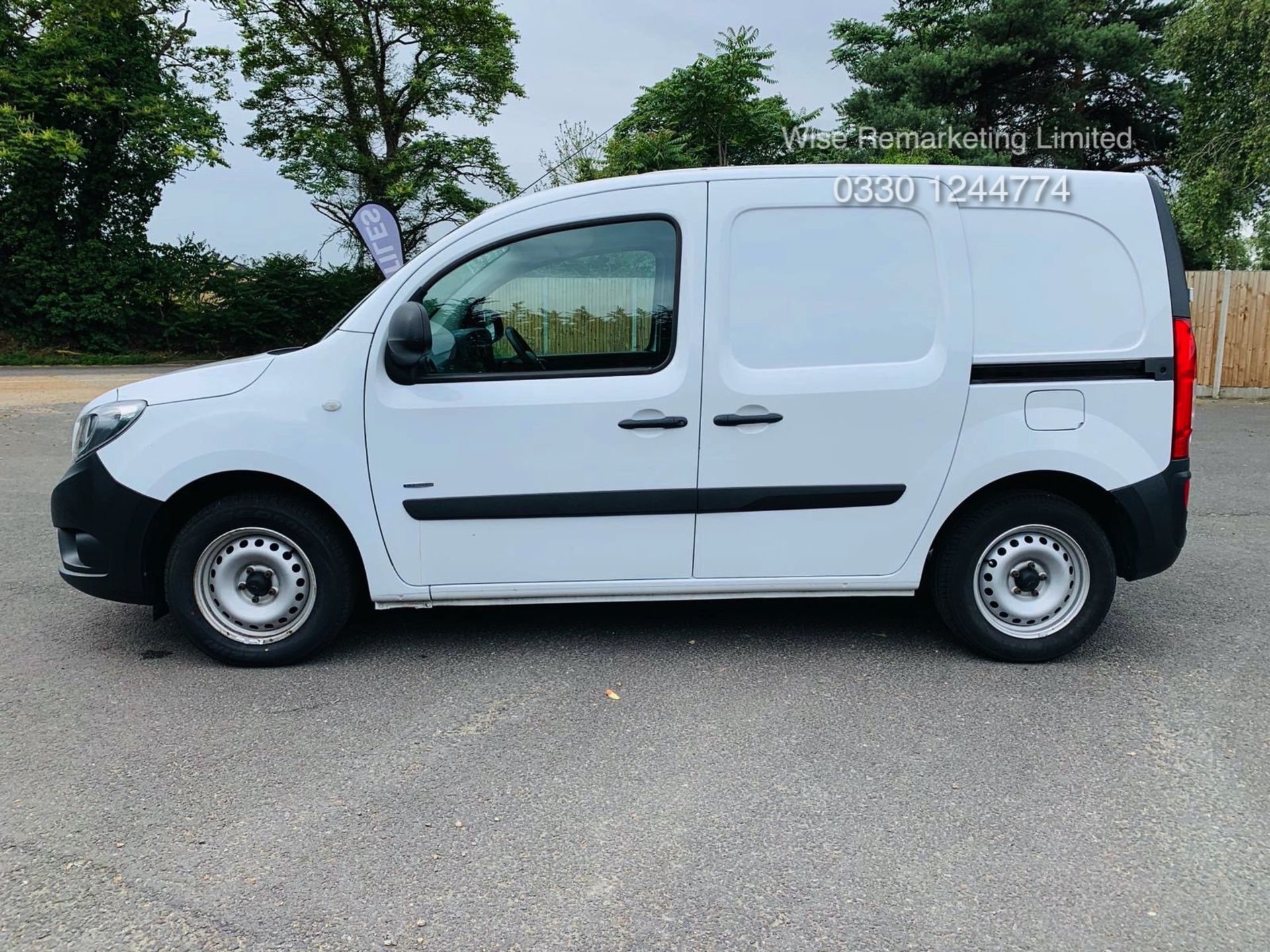 (RESERVE MET) Mercedes Citan 109 CDI Long Wheel Base 2017 Model - Service History - Euro 6b - Image 4 of 17