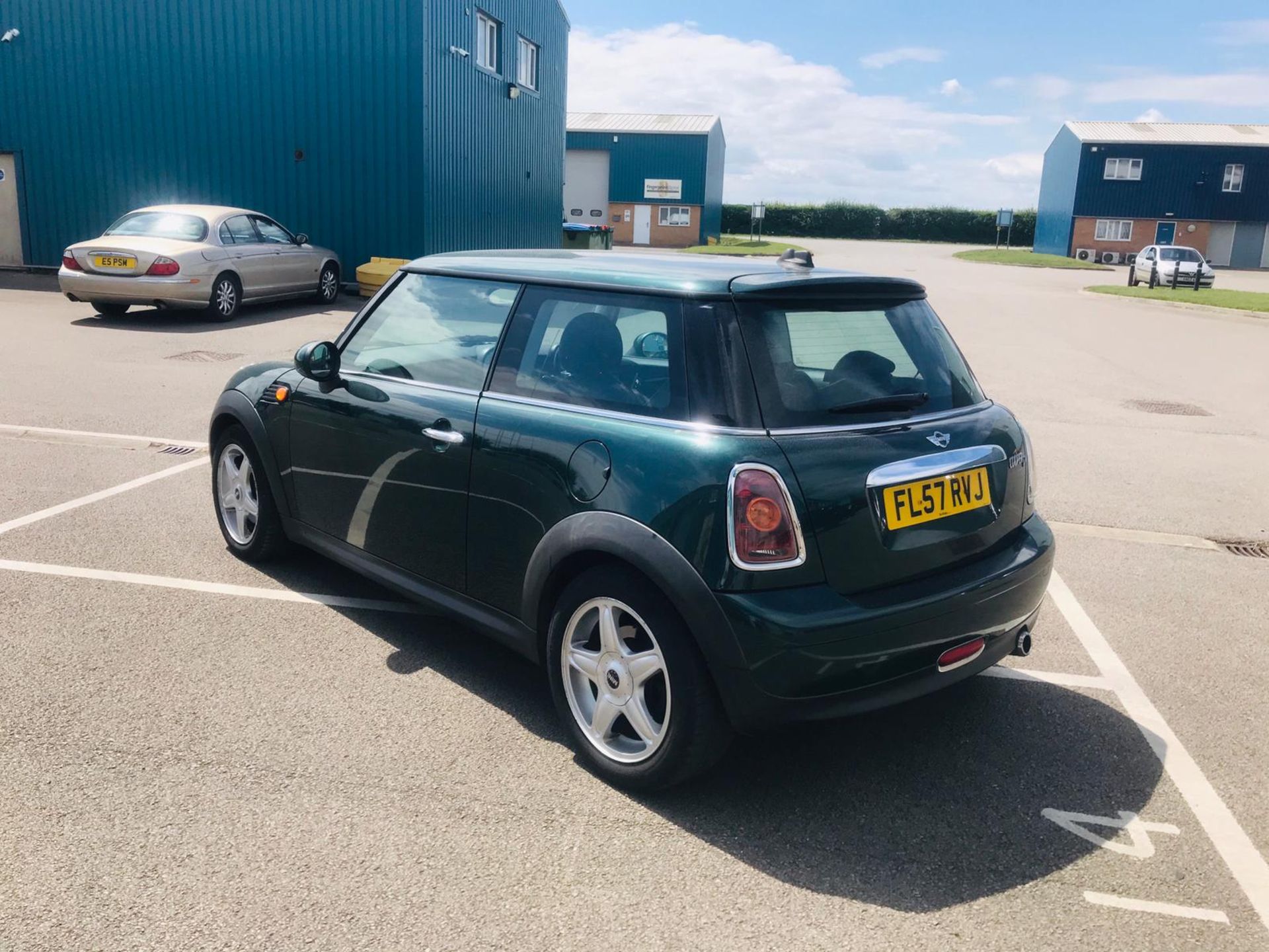 Mini Cooper 1.6 D Hatchback - 2008 Model - Full Leather - Air Con - Heated Screen - Cruise Control - Image 5 of 27