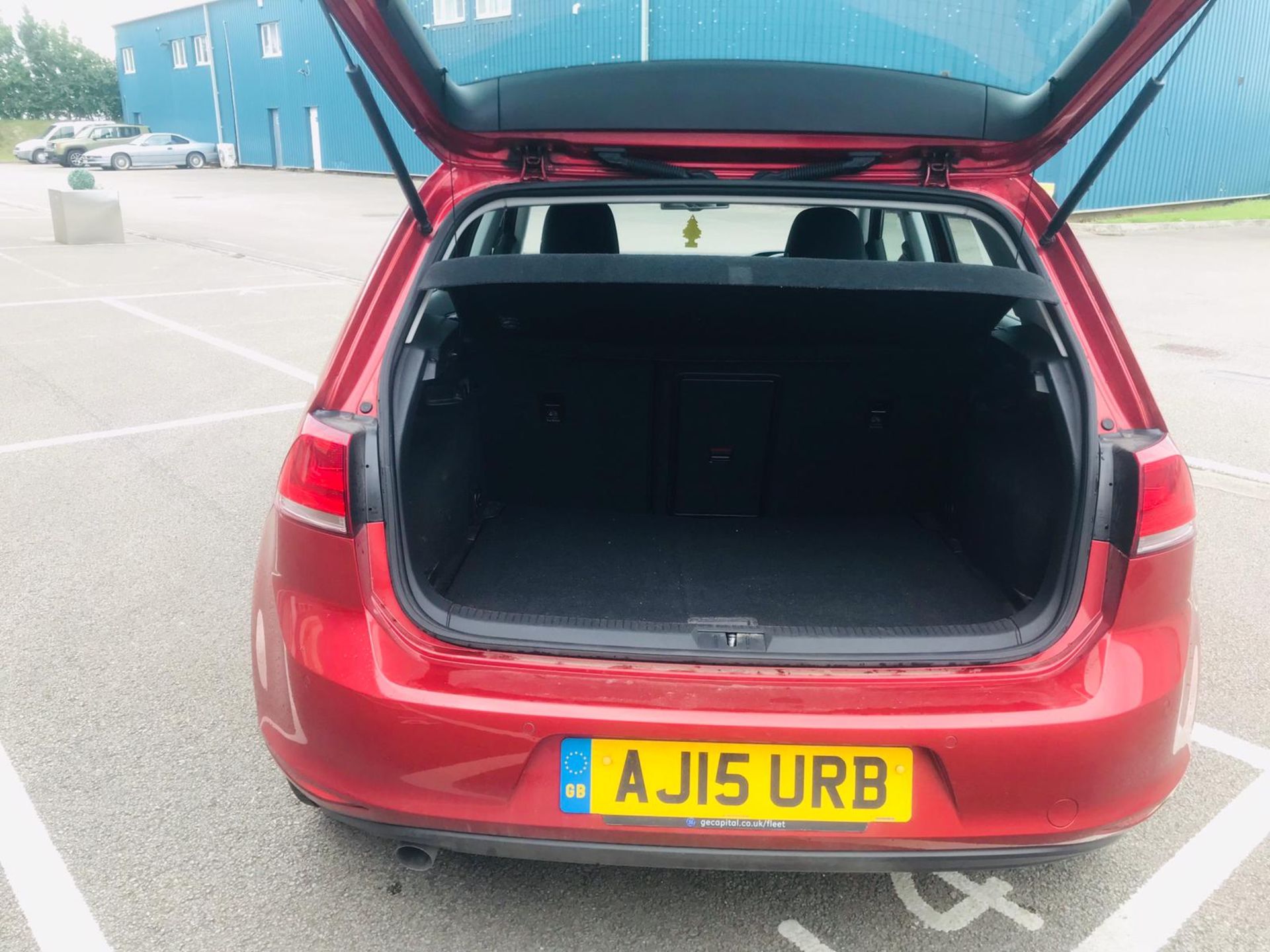 VW Golf Match 1.6 TDI BMT Automatic - 2015 15 Reg - 1 Keeper From New - Parking Sensors - Image 7 of 30
