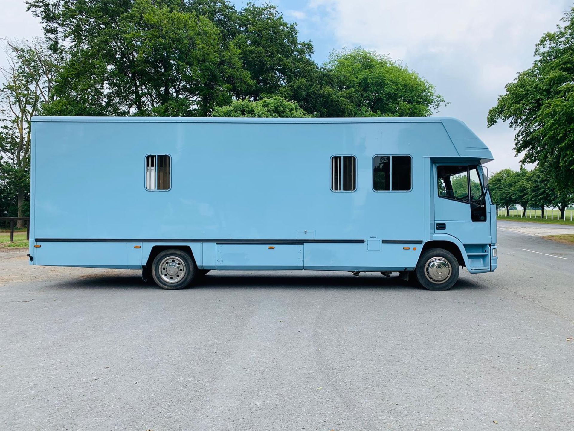 Iveco 110E18 'OLYMPIC' Horsebox 2001 - 6 Speed - Fits 4/6 Forward Facing Horses - Image 6 of 24