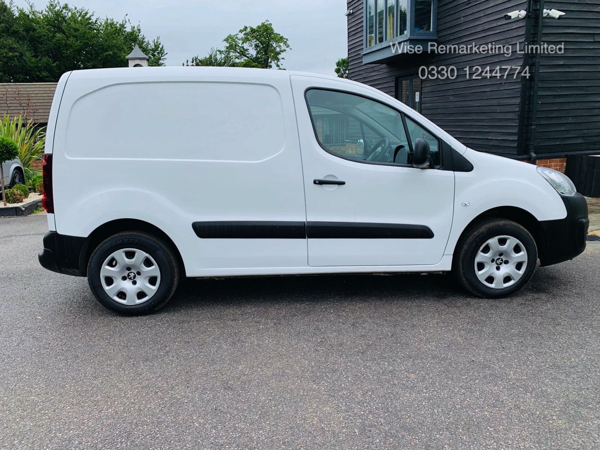 (RESERVE MET) Peugeot Partner 1.6 HDi Professional - 2017 17 Reg - AC - Full Service History - Image 4 of 19