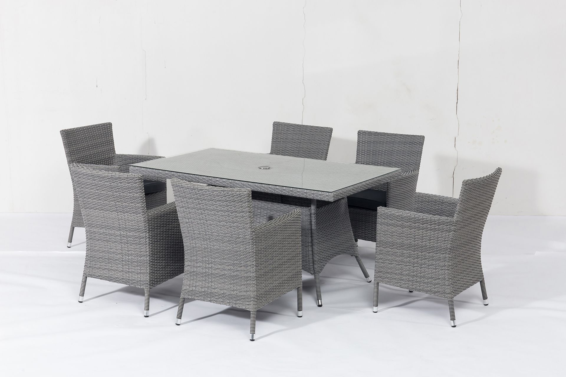 Rattan Cambridge Outdoor 6 Seat Rectangular Dining Set *BRAND NEW* - Image 2 of 4