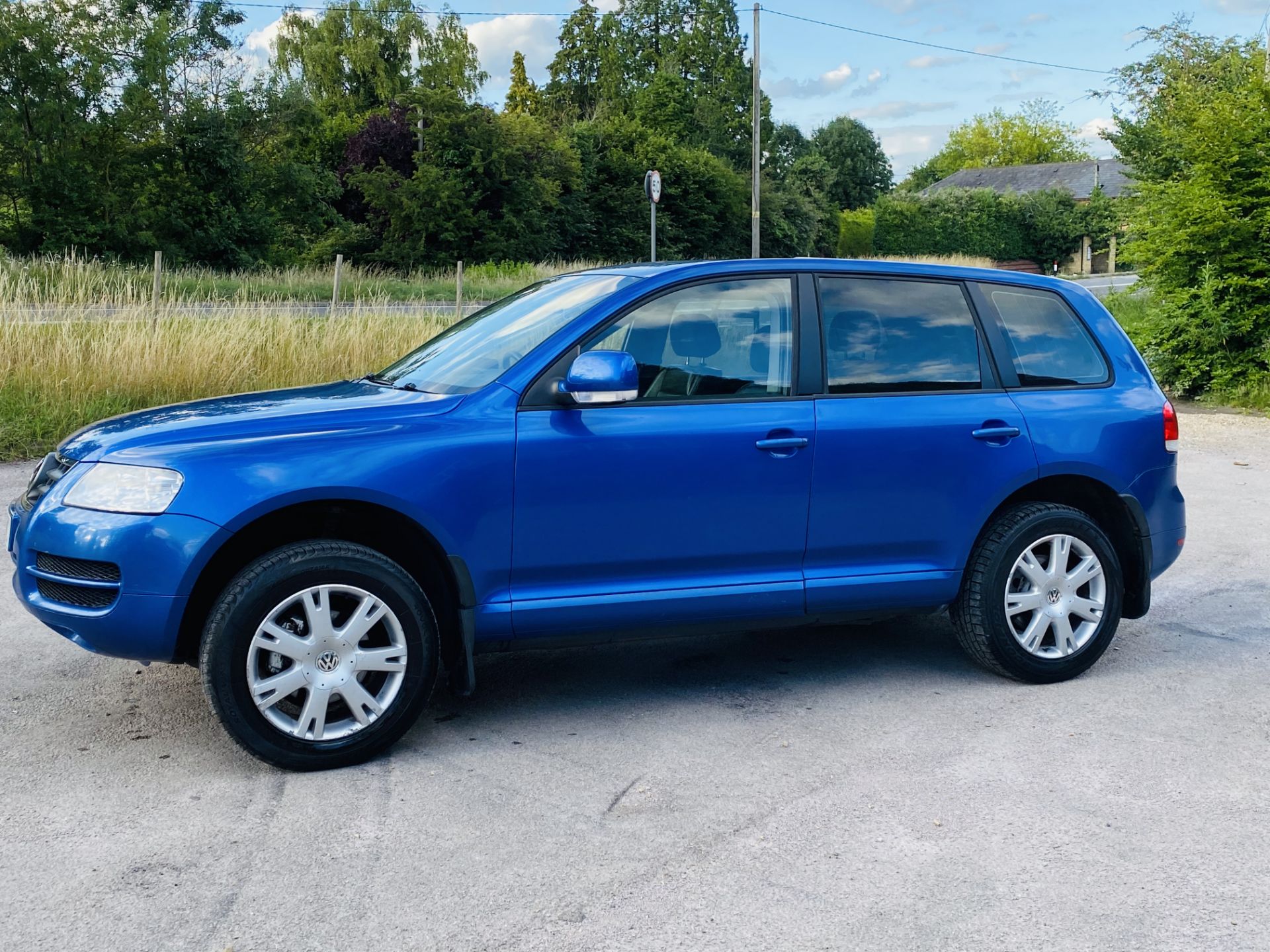 (RESERVE MET)Volkswagen Touareg 2.5 Tdi Auto - 2005 05 Reg -Tow Pack - 4x4 - In Metallic Blue - Image 6 of 44