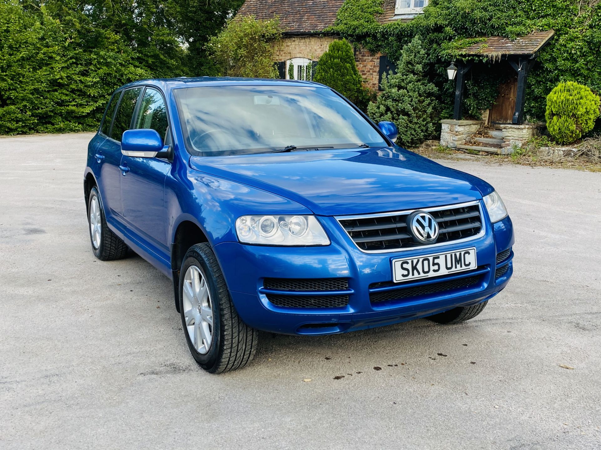 (RESERVE MET)Volkswagen Touareg 2.5 Tdi Auto - 2005 05 Reg -Tow Pack - 4x4 - In Metallic Blue - Image 2 of 44