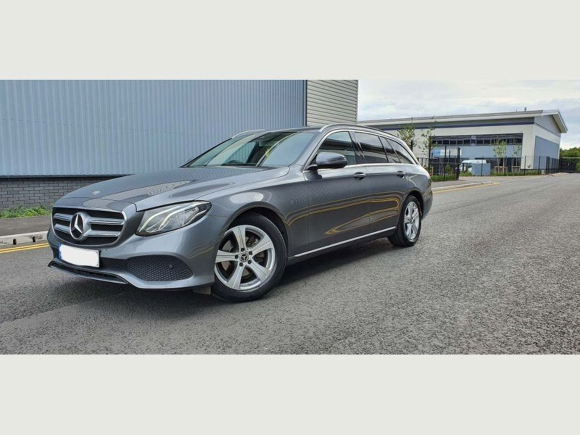 (RESERVE MET)Mercedes E220d Special Equipment Estate 9G Tronic Auto - 2017 17 Reg - Reversing Cam - Image 2 of 11