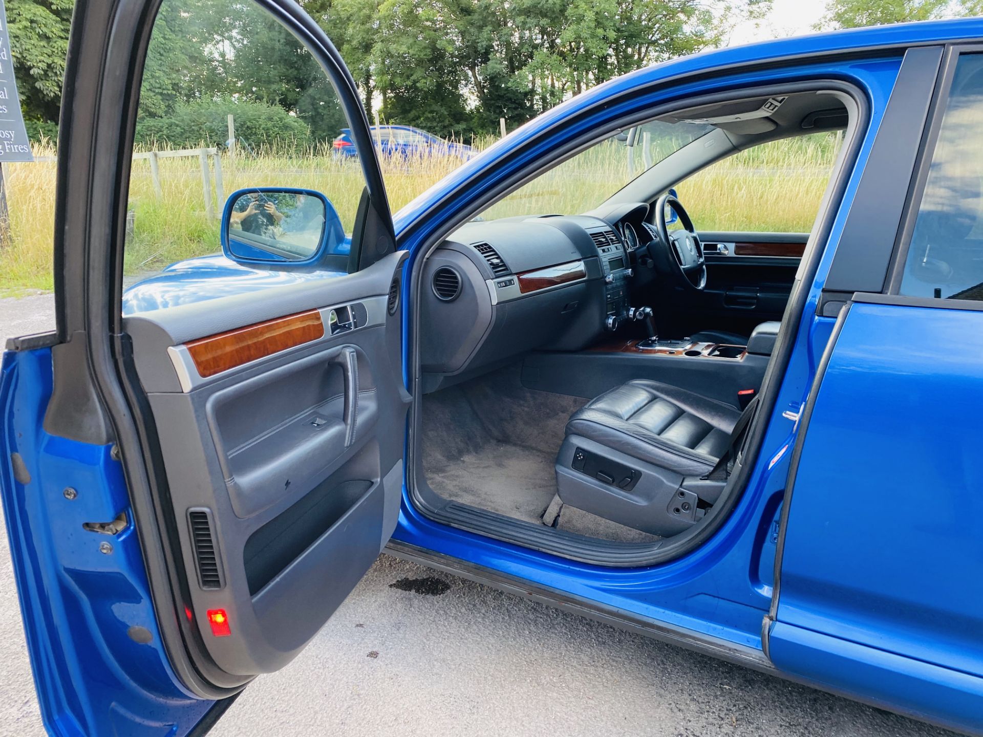 (RESERVE MET)Volkswagen Touareg 2.5 Tdi Auto - 2005 05 Reg -Tow Pack - 4x4 - In Metallic Blue - Image 26 of 44