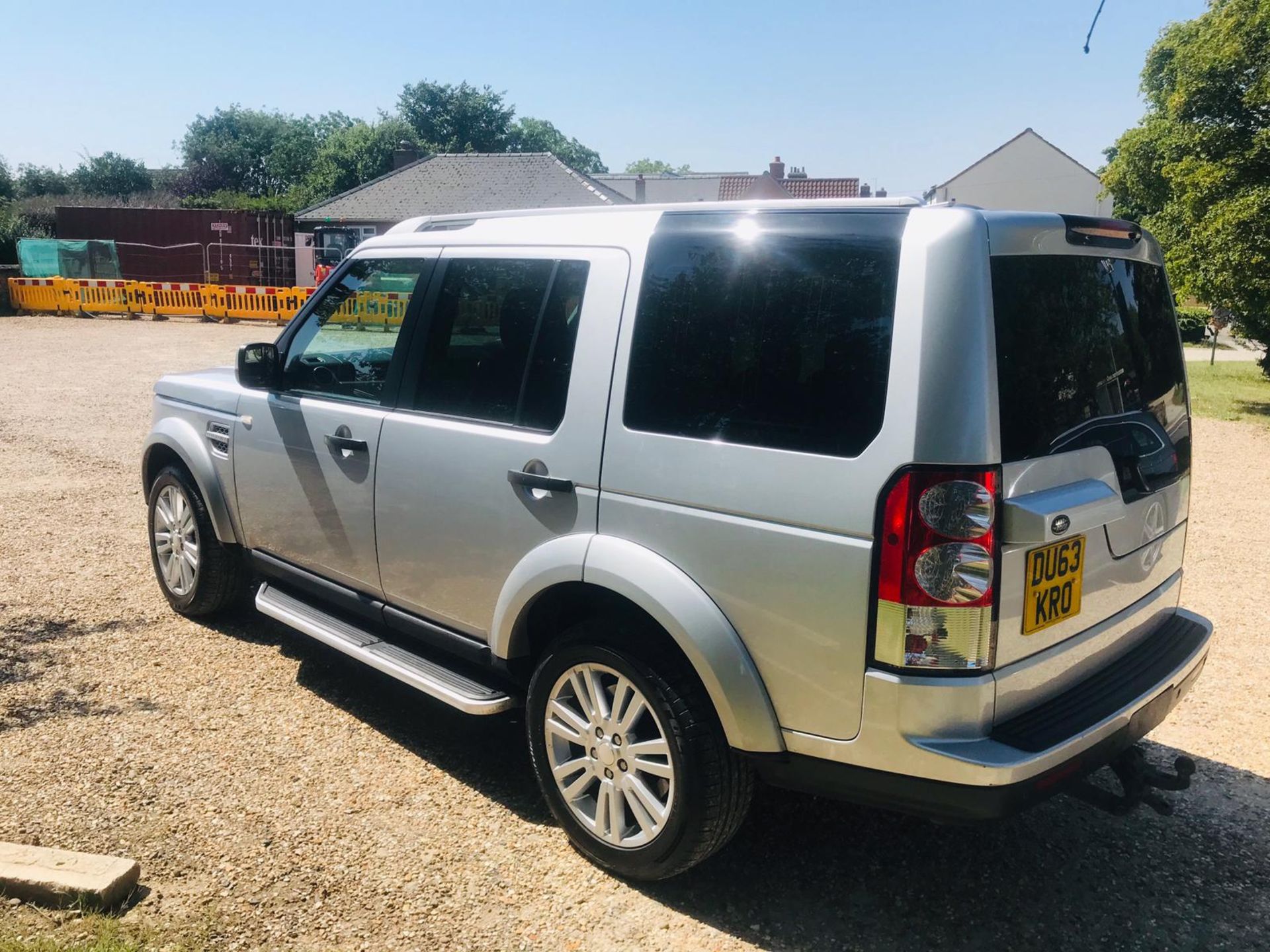 (RESERVE MET) Land Rover Discovery GS 3.0 SDV6 Auto - 2014 Model - 1 Keeper From New - 7 Seats - - Image 5 of 30