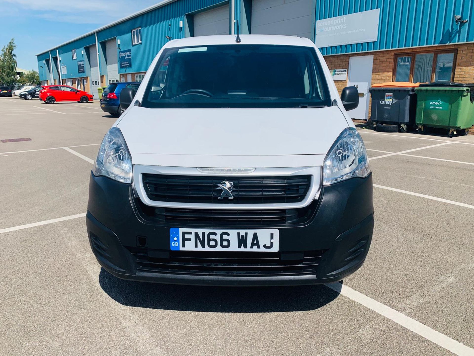 Peugeot Partner 1.6 HDi Professional - 2017 Model - AC - Full Service History - Image 8 of 19