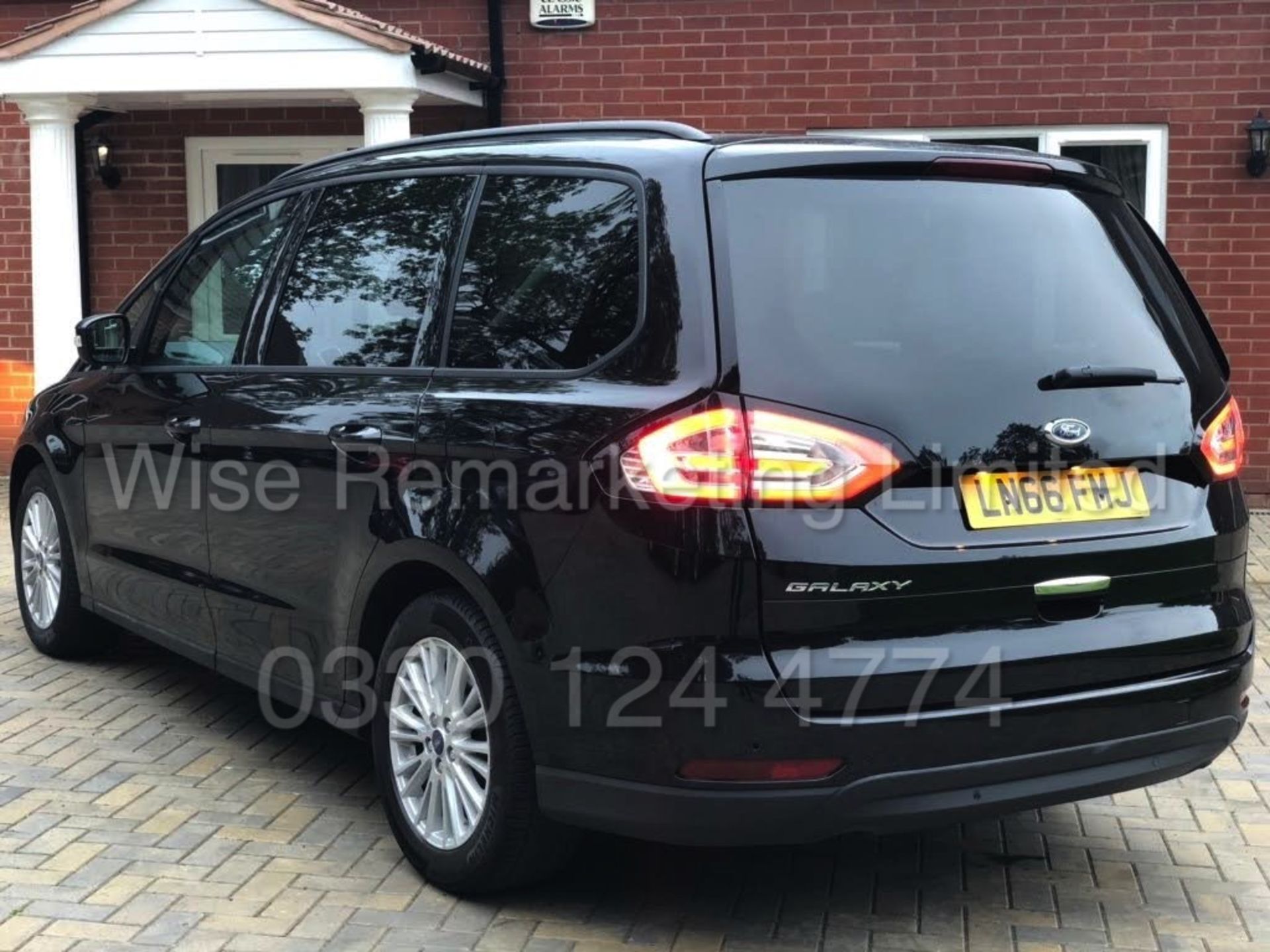 Ford Galaxy *Zetec Edition* 7 Seater MPV (2017-Euro 6 Model) 2.0 - Image 5 of 24