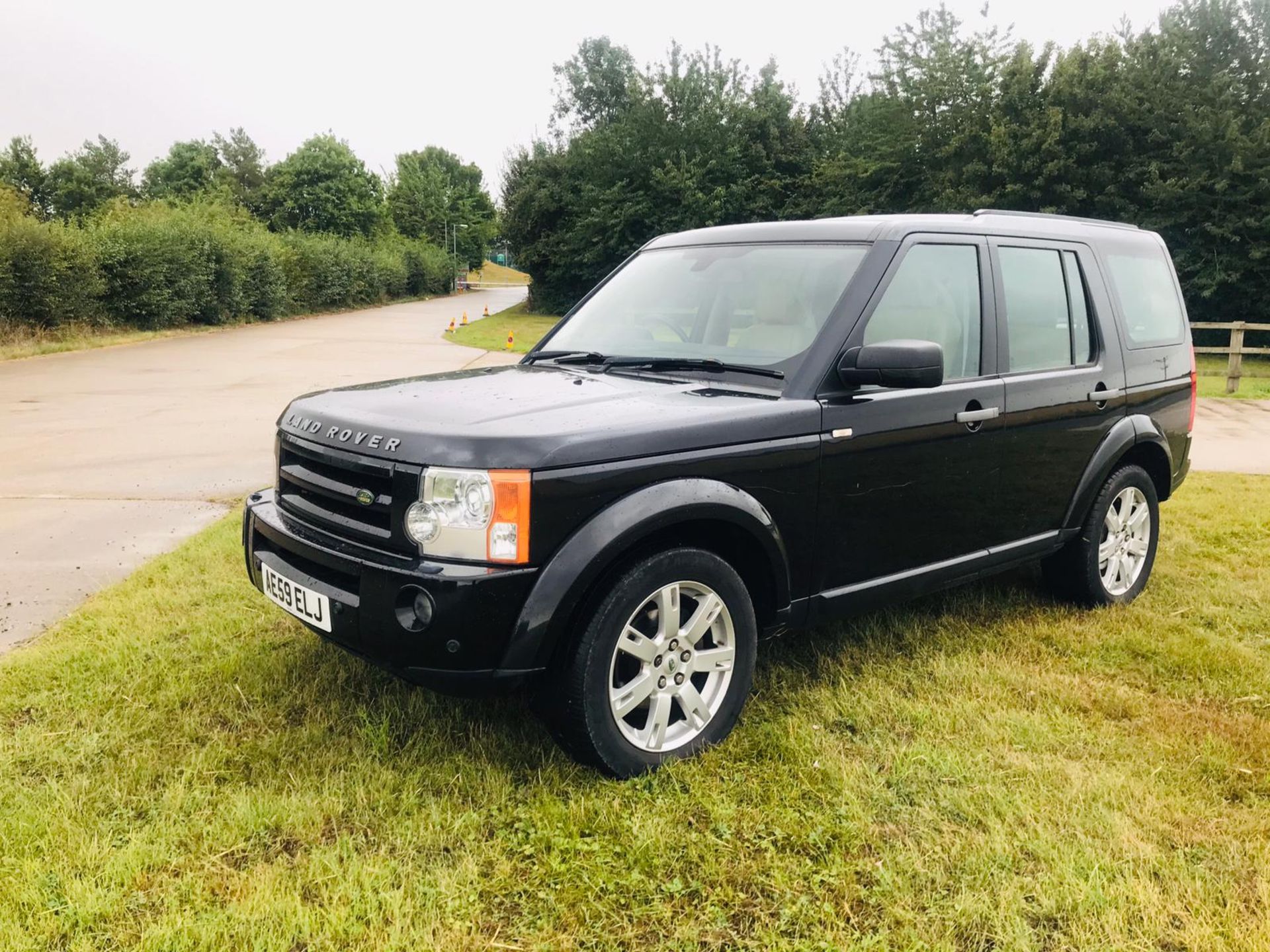 Land Rover Discovery 2.7 TDV6 HSE Auto - 2010 Model - 1 Keeper From New - Cream Leather - 7 Seats