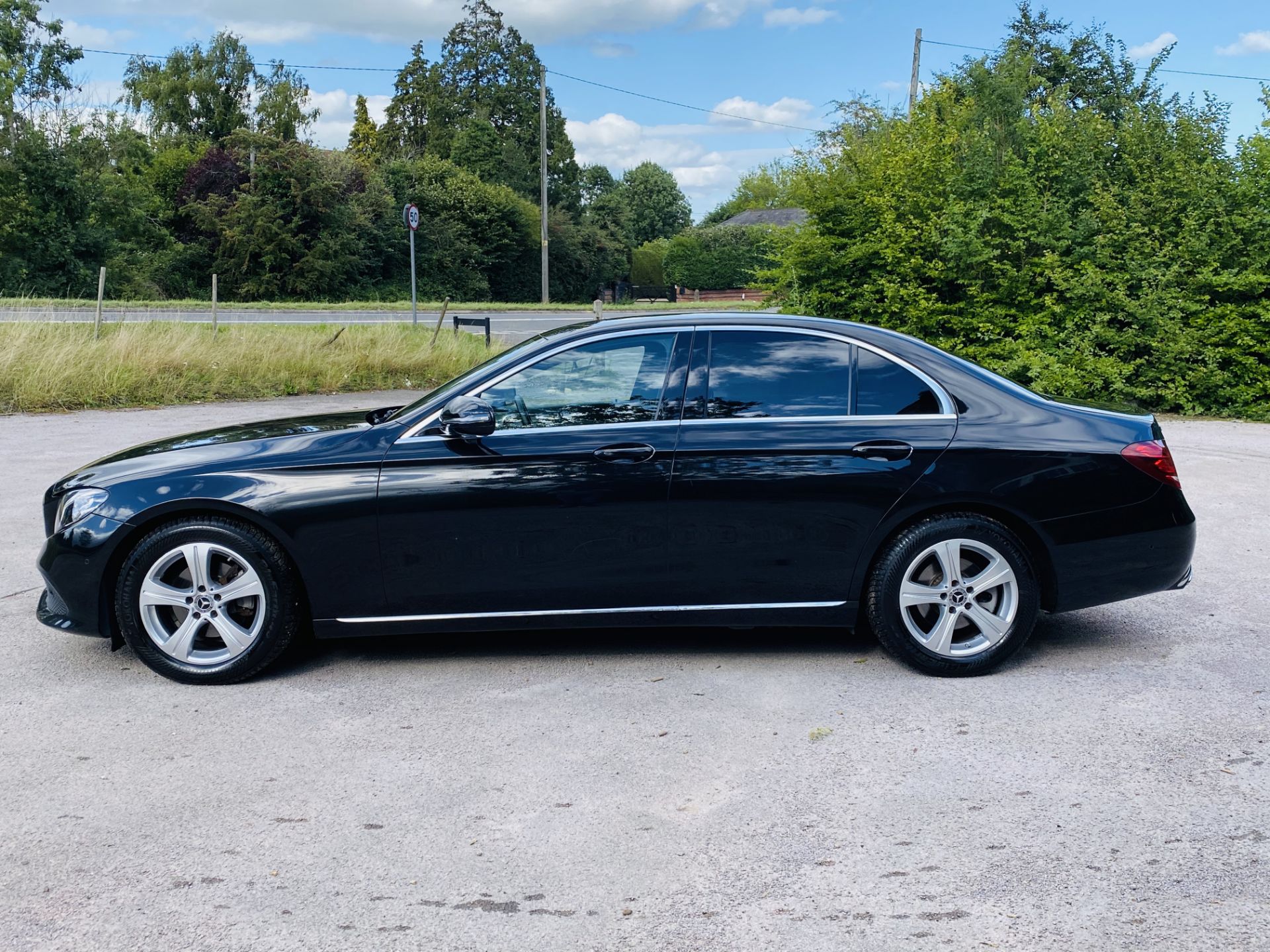 Mercedes E220d Special Equipment 9G Tronic - 2018 18 Reg Current Model - Sat Nav - Reversing Cam - Image 10 of 53