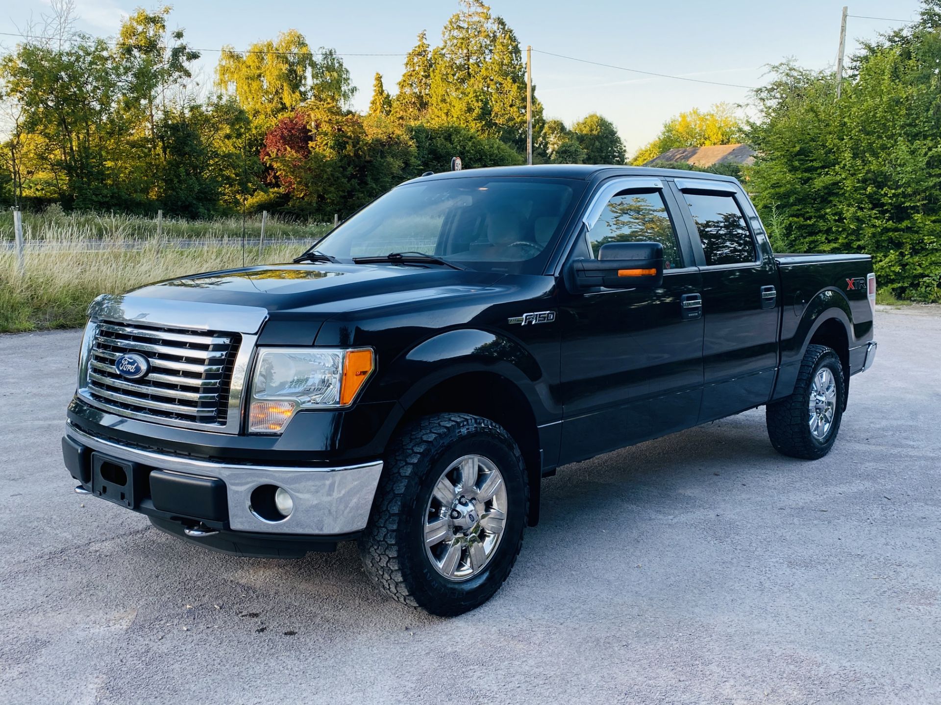 Ford F-150 5.0L V8 Super-Crew Cab XTR Model '2011 Year' 4x4 - In Metallic Black-Fresh Import