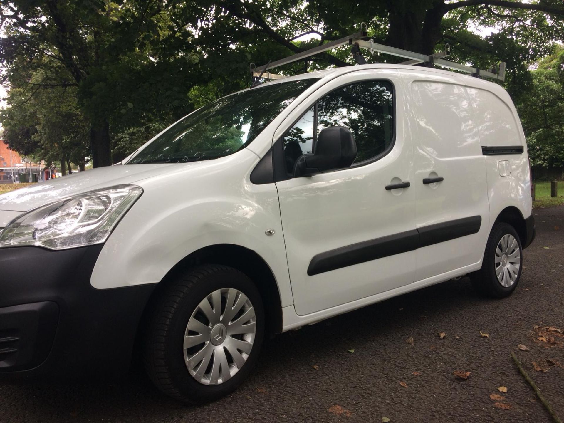 (RESERVE MET) Citroen Berlingo 850 1.6 HDI Enterprise - 2016 16 Reg - Air Con - 5/6 Seater Crew Van - Image 3 of 30