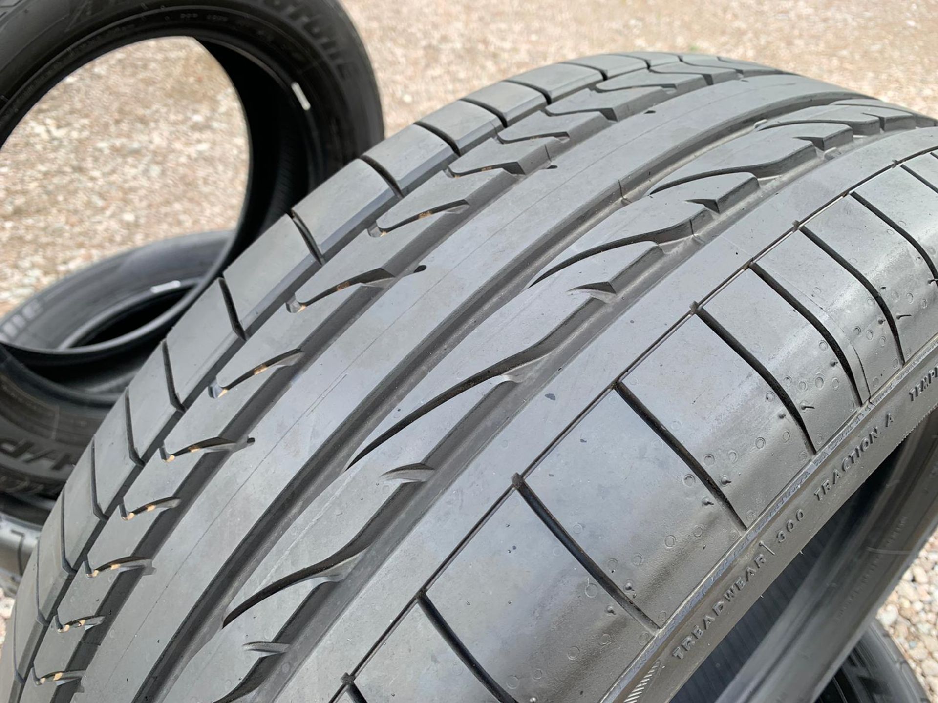 Bridgestone Dueler H/P Sport 255/55R19 111H 4x4 Tyres (X4 TYRES) - Fits Various Cars (BRAND NEW) - Image 2 of 8