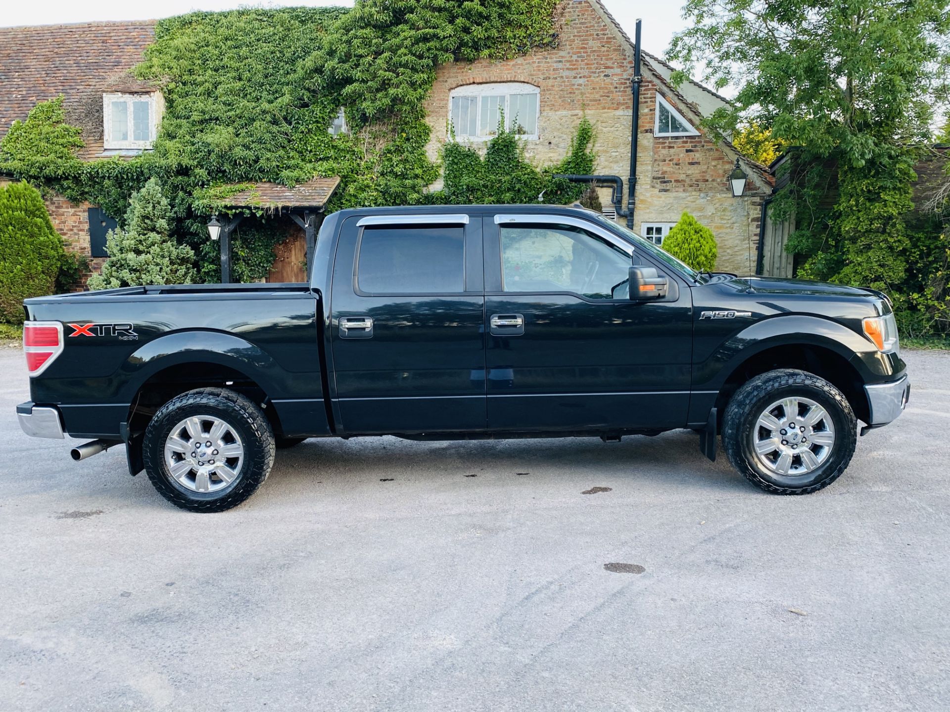 Ford F-150 5.0L V8 Super-Crew Cab XTR Model '2011 Year' 4x4 - In Metallic Black-Fresh Import - Image 8 of 63