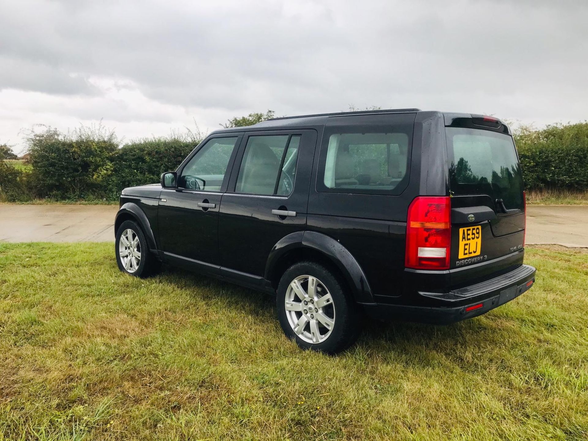 Land Rover Discovery 2.7 TDV6 HSE Auto - 2010 Model - 1 Keeper From New - Cream Leather - 7 Seats - Image 3 of 30