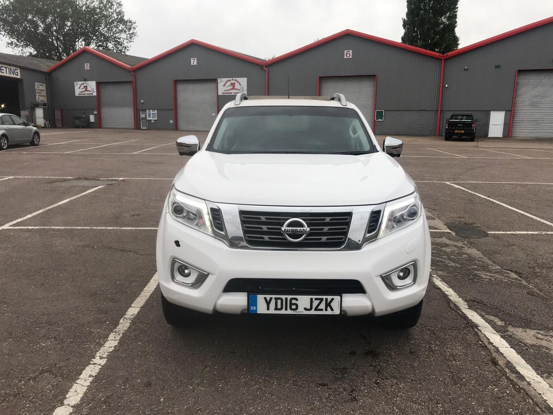 Nissan Navara 2.3 CDI Tekna Double Cab Pick Up - 2016 16 Reg - Sat Nav - Parking Sensors - Image 7 of 10