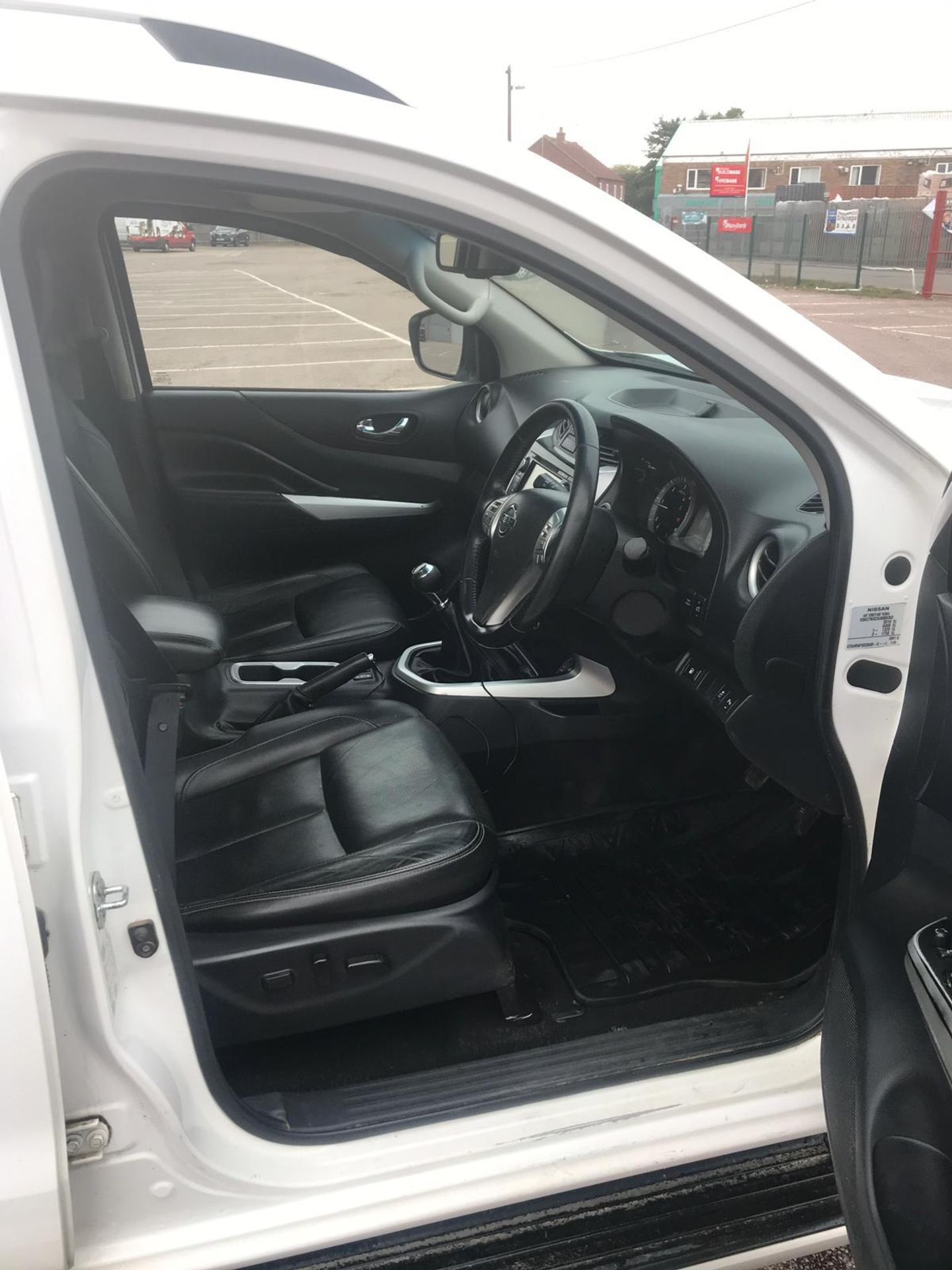 Nissan Navara 2.3 CDI Tekna Double Cab Pick Up - 2016 16 Reg - Sat Nav - Parking Sensors - Image 9 of 10