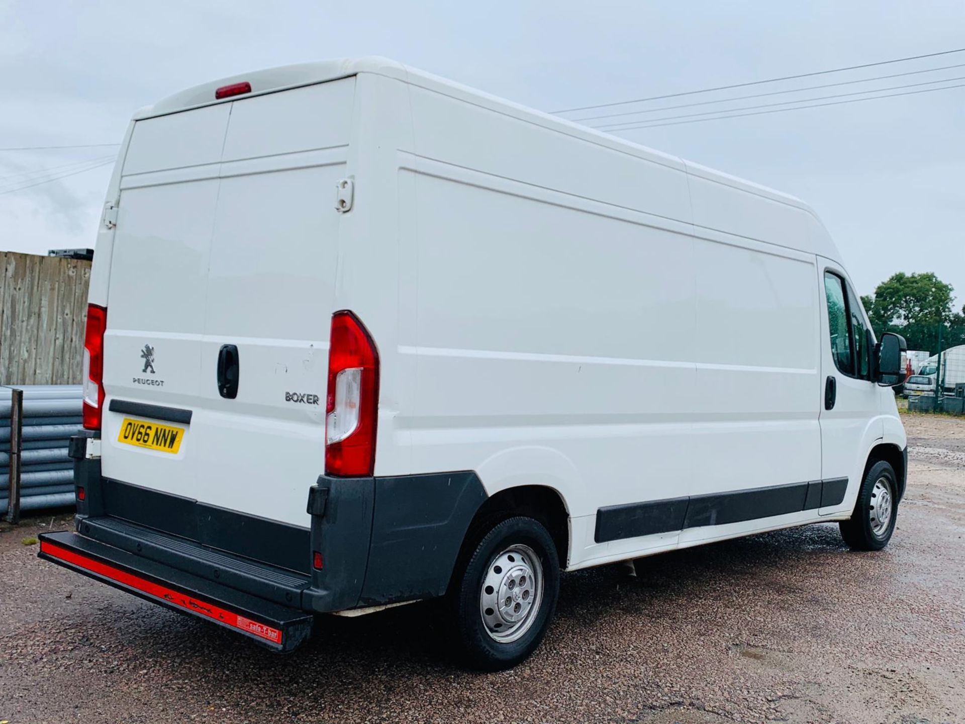 (RESERVE MET) Peugeot Boxer 335 2.0 HDI Professional LWB - 2017 Reg - Sat Nav - Air Con - Euro 6 - Image 5 of 30