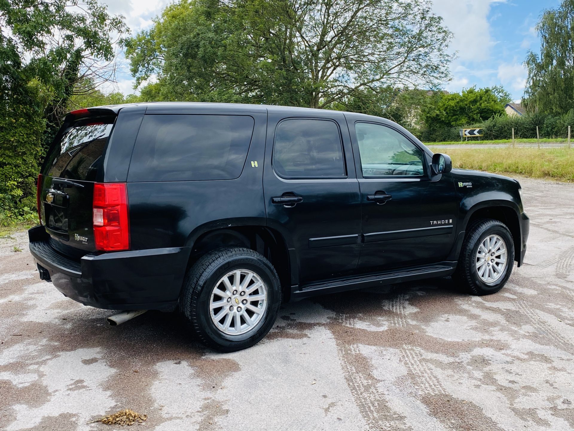 (RESERVE MET) CHEVROLET TAHOE LT 6.0L V8 HYBRID - 2008 YEAR - SAT NAV - FULL SPEC - 4X4 - 7 SEATS - Image 8 of 60