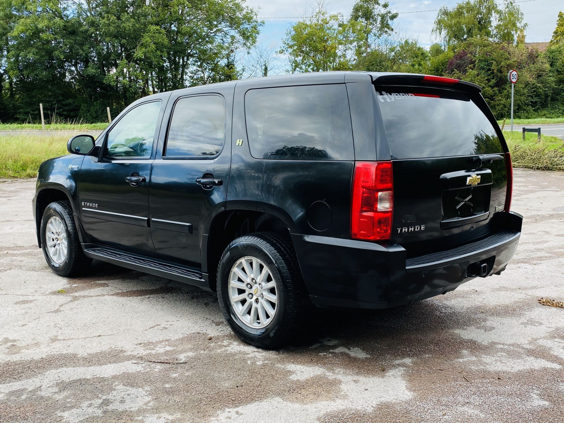 (RESERVE MET) CHEVROLET TAHOE LT 6.0L V8 HYBRID - 2008 YEAR - SAT NAV - FULL SPEC - 4X4 - 7 SEATS - Image 11 of 60