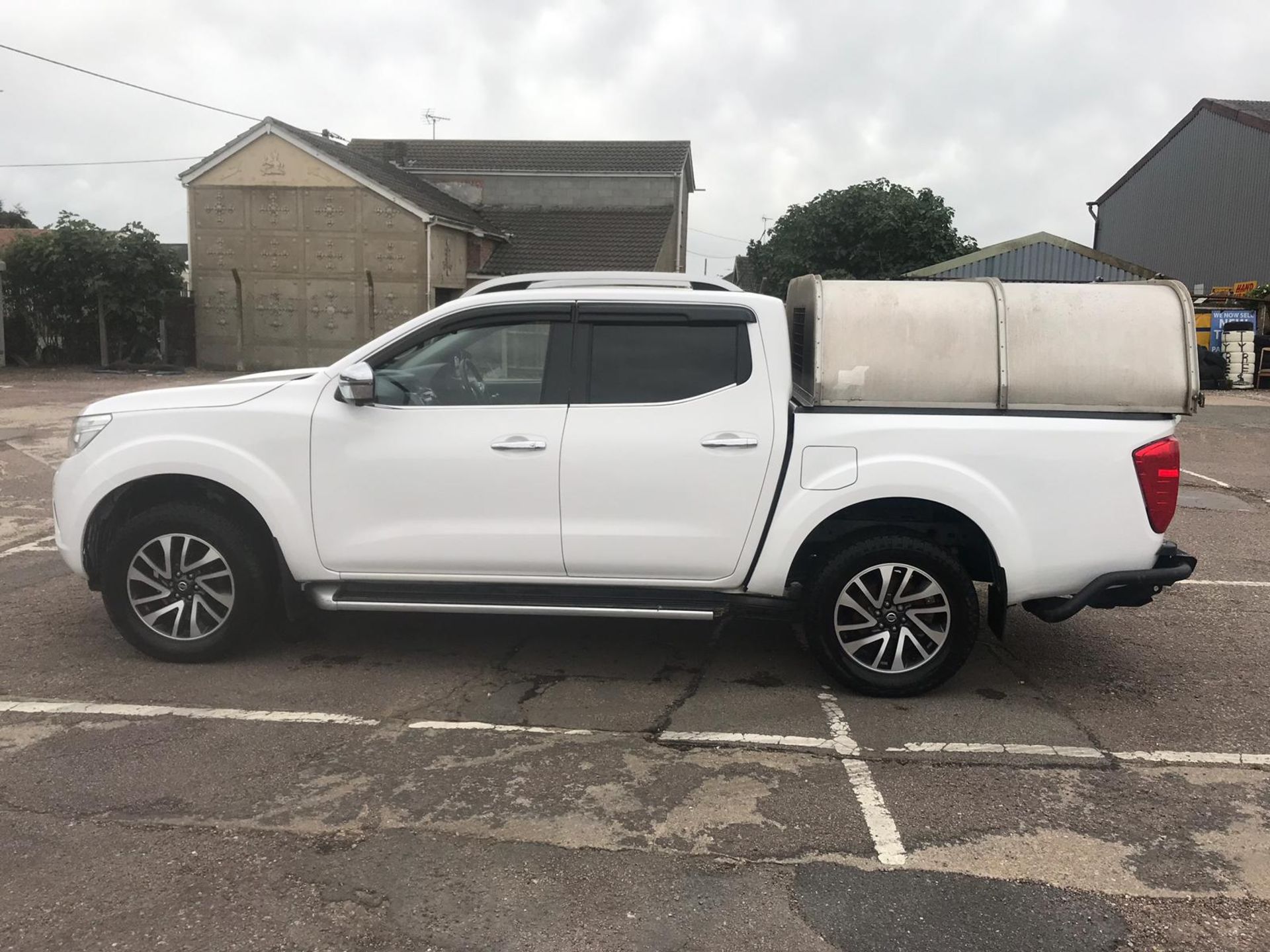 Nissan Navara 2.3 CDI Tekna Double Cab Pick Up - 2016 16 Reg - Sat Nav - Parking Sensors - Bild 5 aus 10