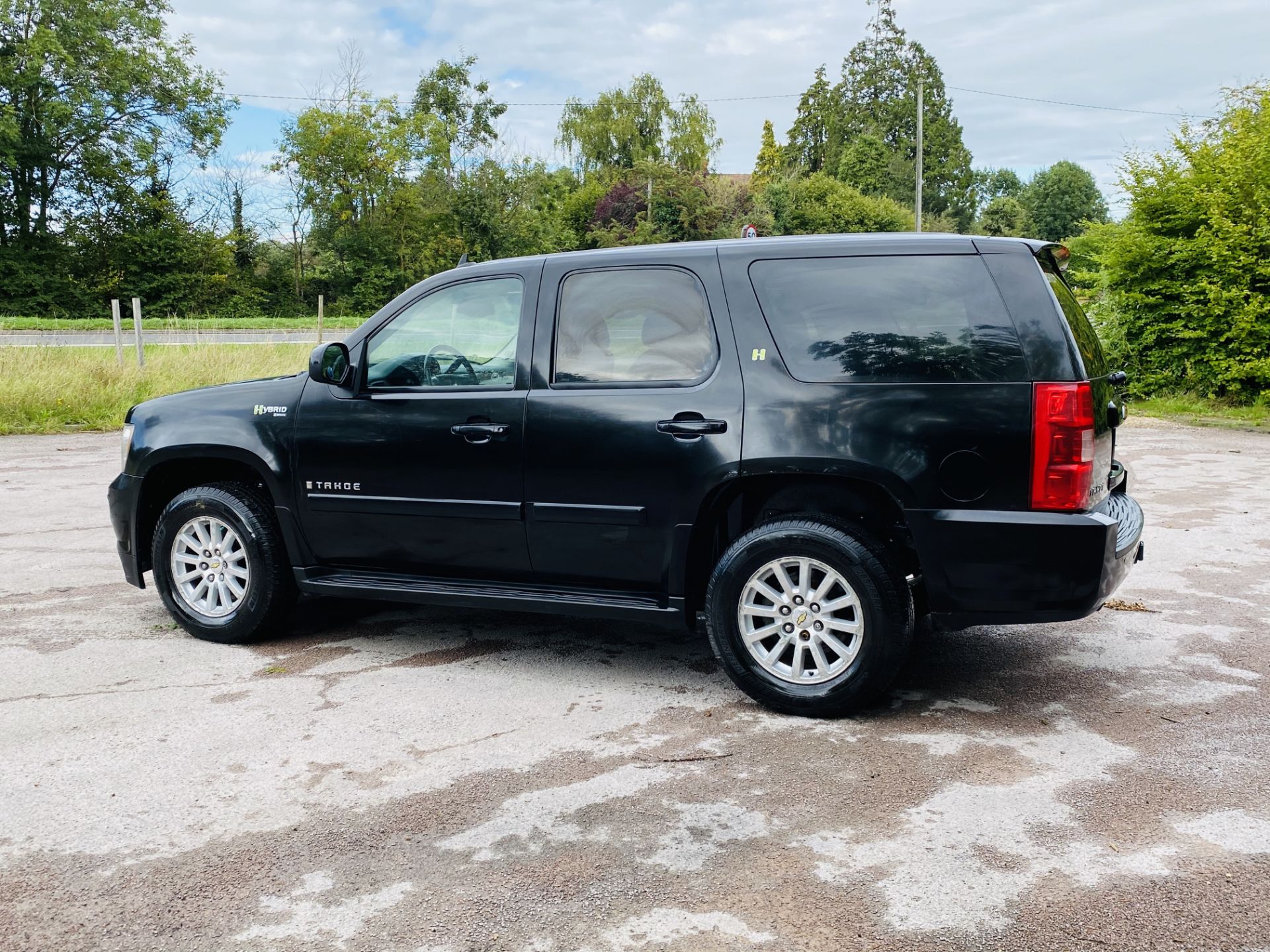 (RESERVE MET) CHEVROLET TAHOE LT 6.0L V8 HYBRID - 2008 YEAR - SAT NAV - FULL SPEC - 4X4 - 7 SEATS - Bild 12 aus 60