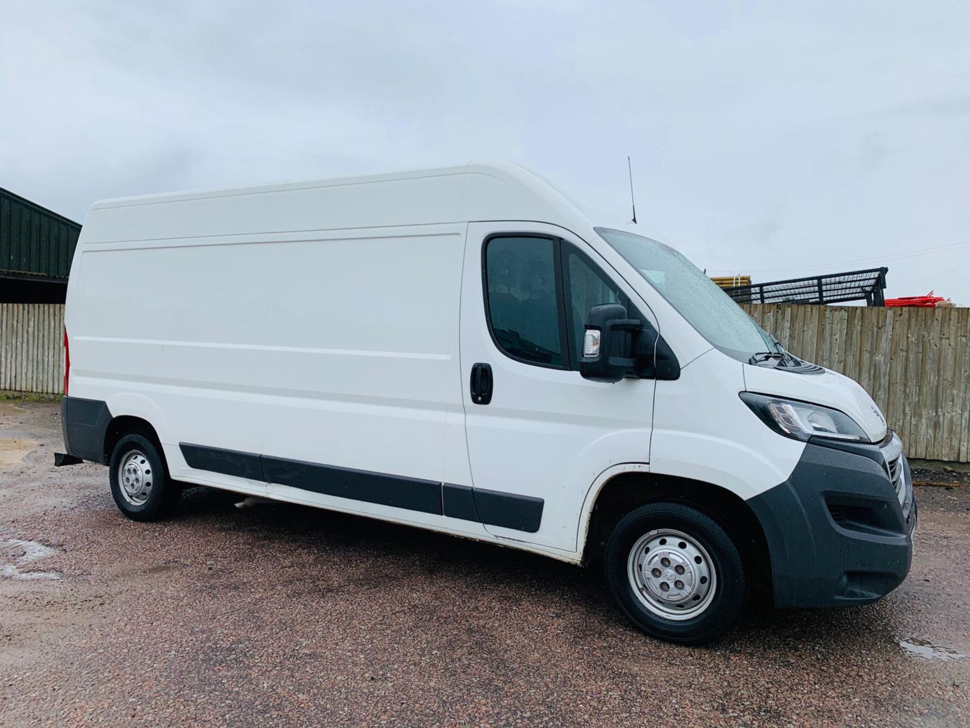 (RESERVE MET) Peugeot Boxer 335 2.0 HDI Professional LWB - 2017 Reg - Sat Nav - Air Con - Euro 6 - Image 2 of 30