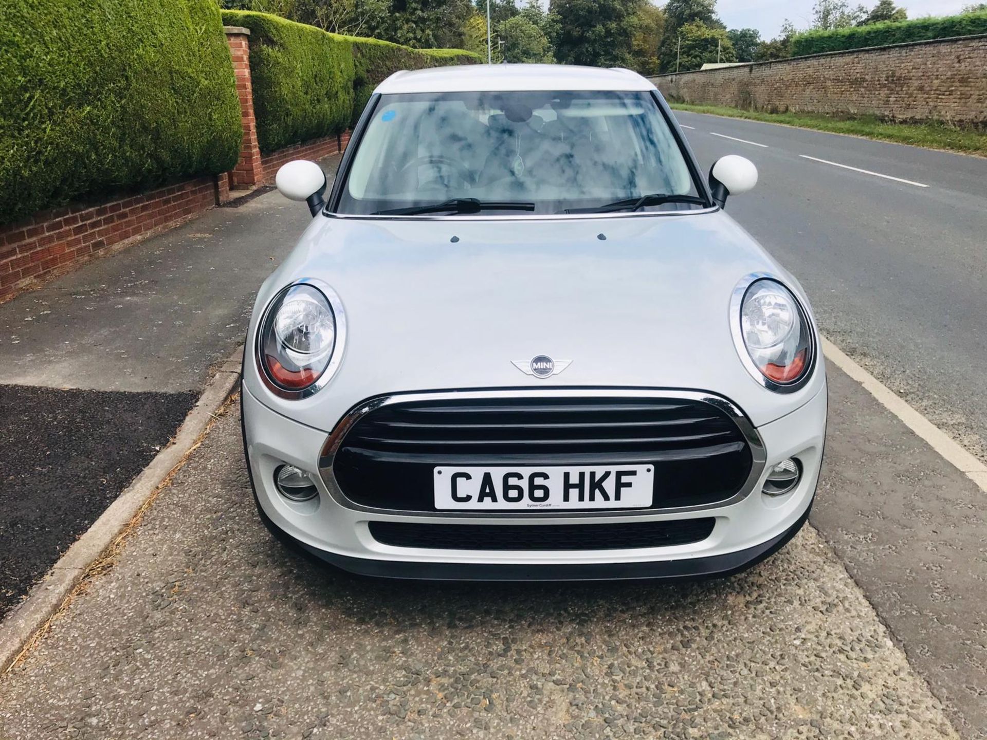 Mini Cooper 1.5 D 5dr - Reg 2017 - 1 Owner from new - - Image 6 of 28